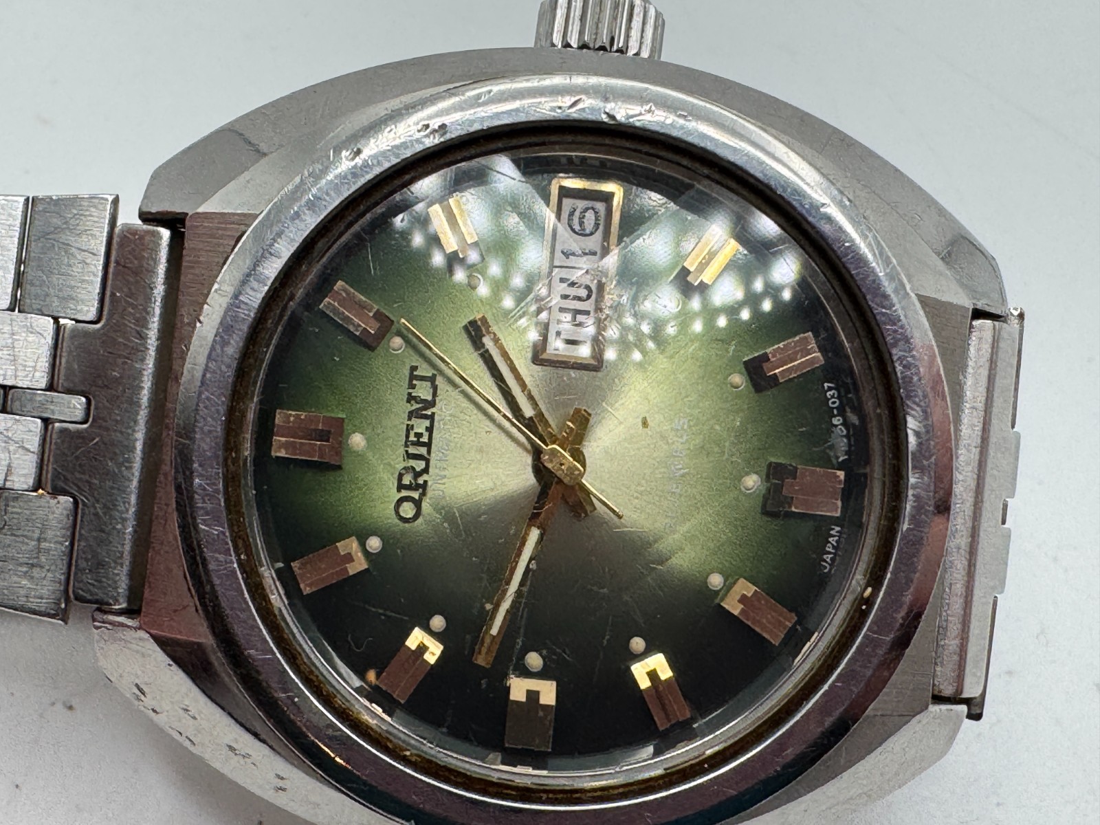 Vintage Men’s ORIENT Automatic 21 Jewels 149-10560 Silver Tone Day Date Watch