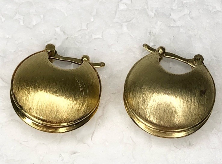Elo7 Gold Electroplated Over Silver Chunk Half Moon Huggie Hoops Earrings