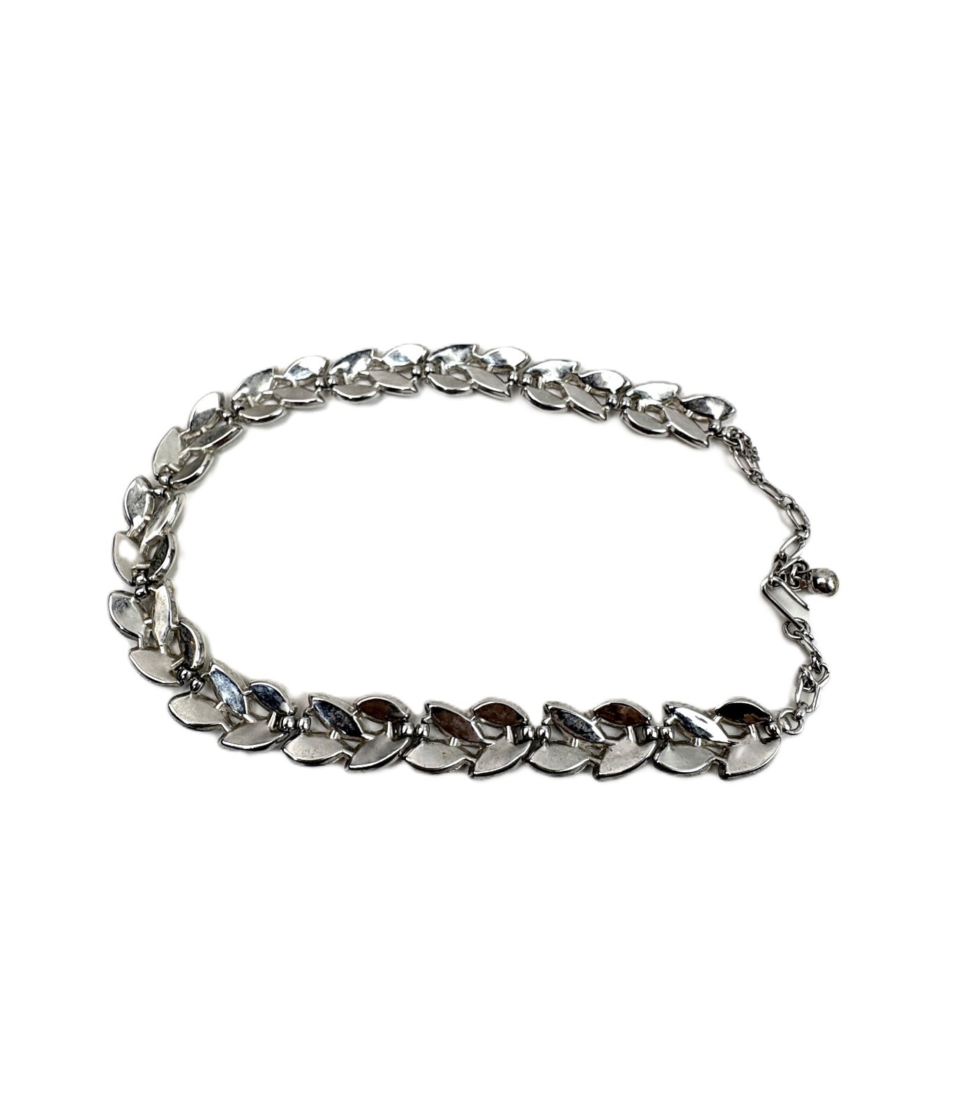 Vintage 1960s Crown Trifari Brushed Silver-Tone Leaf Choker Necklace 15”