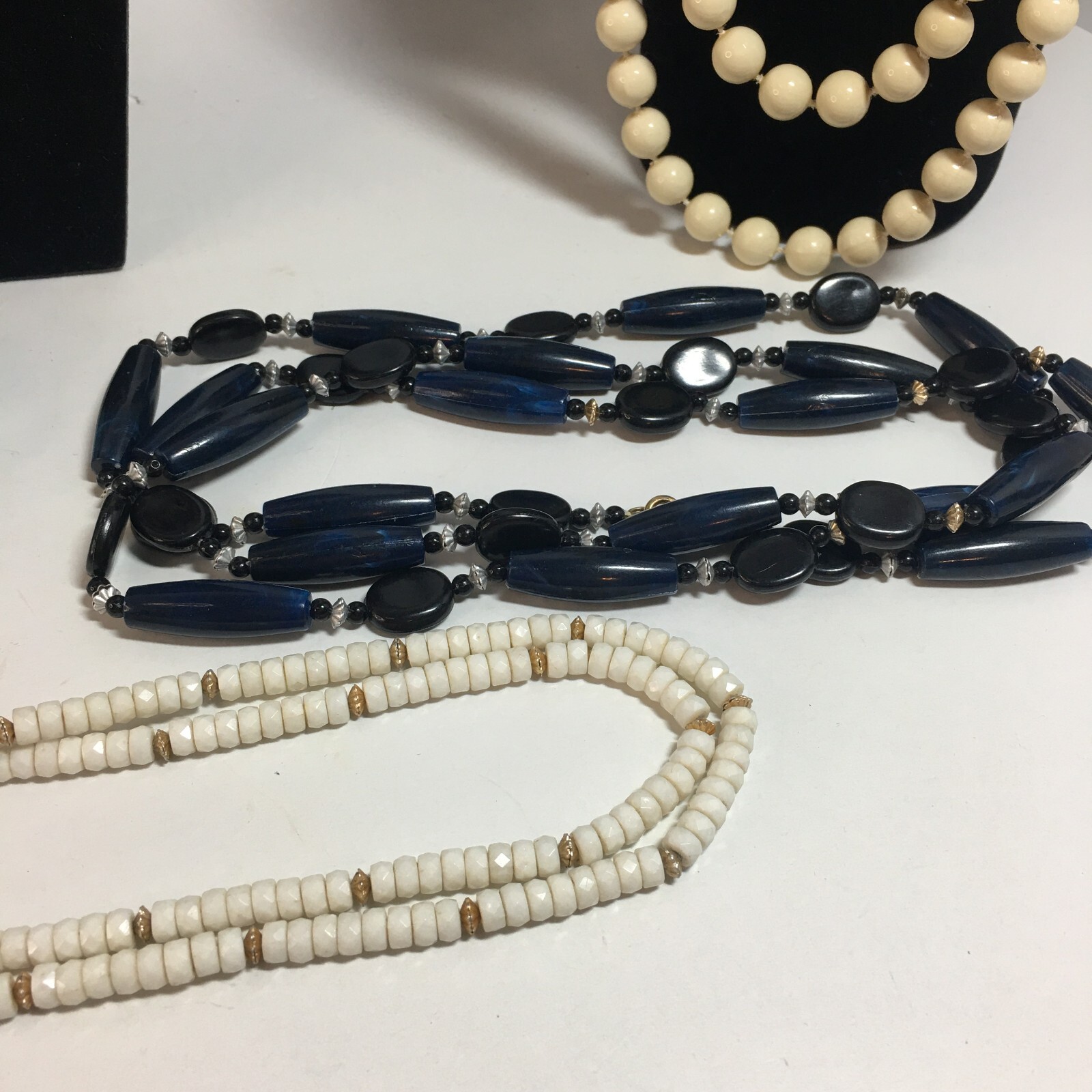 Costume Jewelry Necklace Lot 7 Pieces White Ivory Light Teal Blue Black Coral