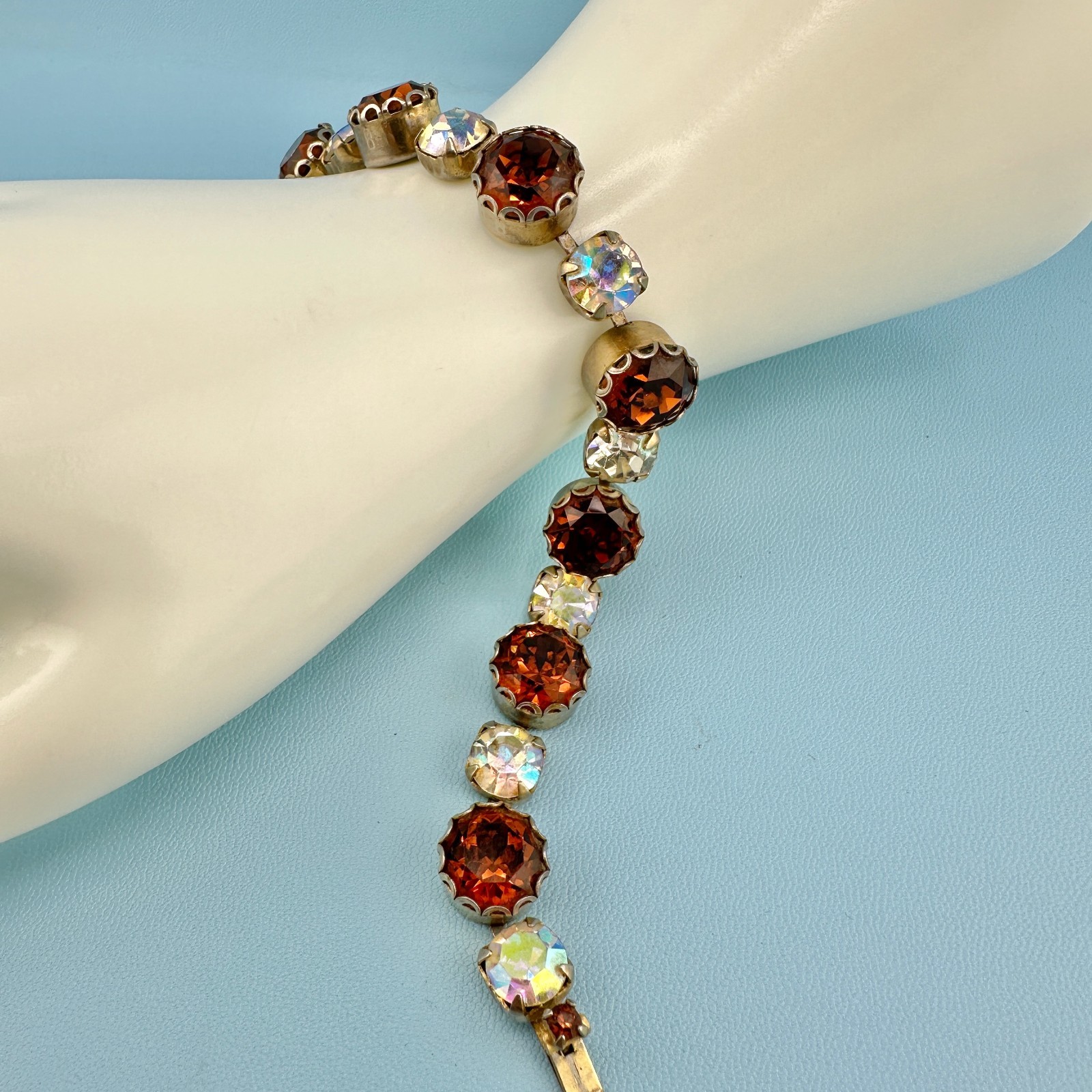 Vintage Rhinestone Bracelet Large Pronged Root Beer Color AB Stones 7″ Cup Chain