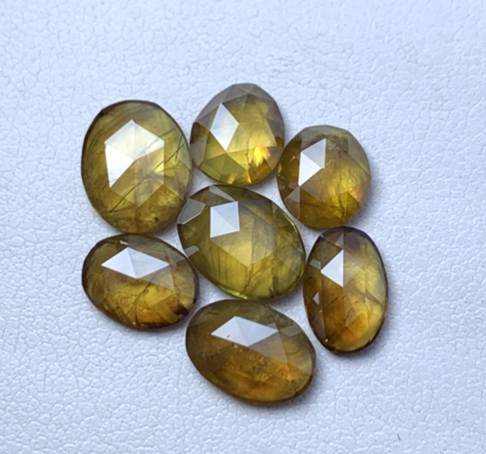 Natural Sphene 11.00 Ct Loose Gemstones 7.00mm X 9.5mm Oval Rose Cut