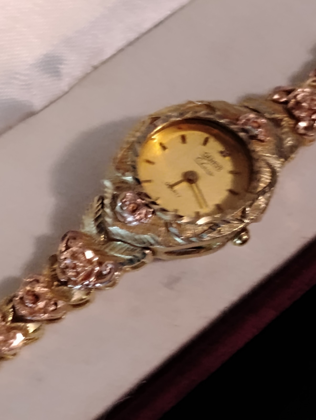 Geneve Classic 10 Kt Gold Watch Vintage YG W/ Rose Gold Beautiful & Working Rare