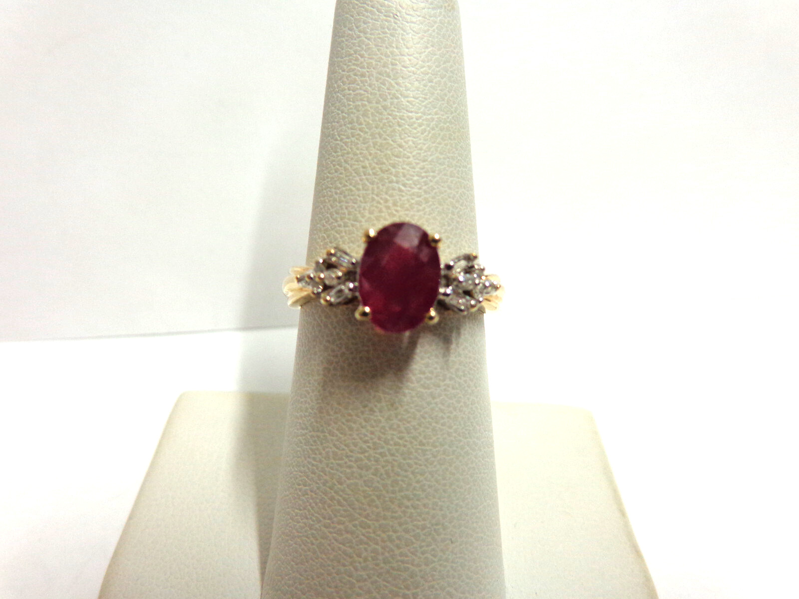 10kt yellow gold ruby/diamond ring sz 7 wgt 2.4 grams tcw 1.12 solitaire/accents