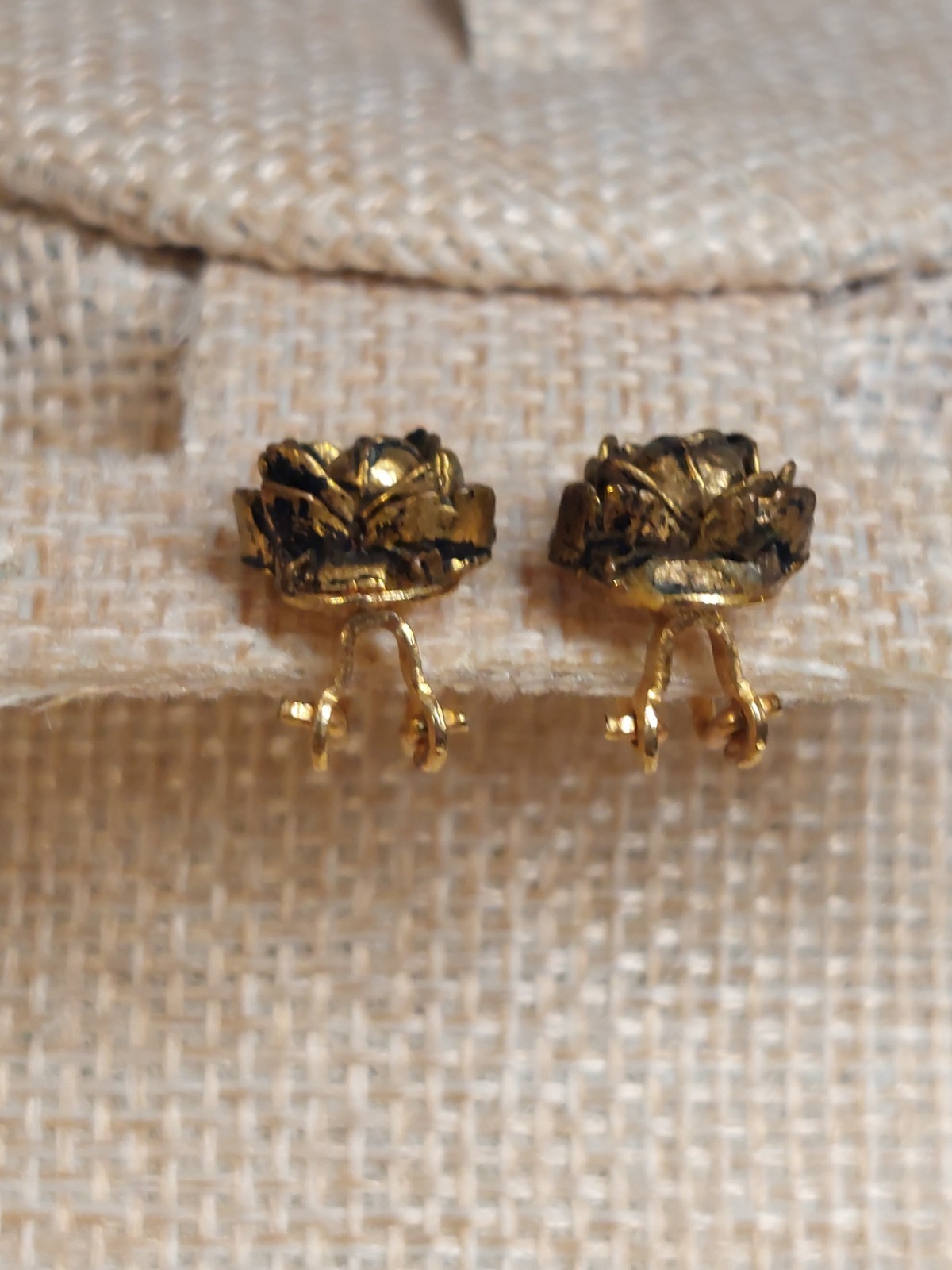 Vintage Gold Tone Rose Flower Clip On Earrings Floral MCM Costume Simple Retro