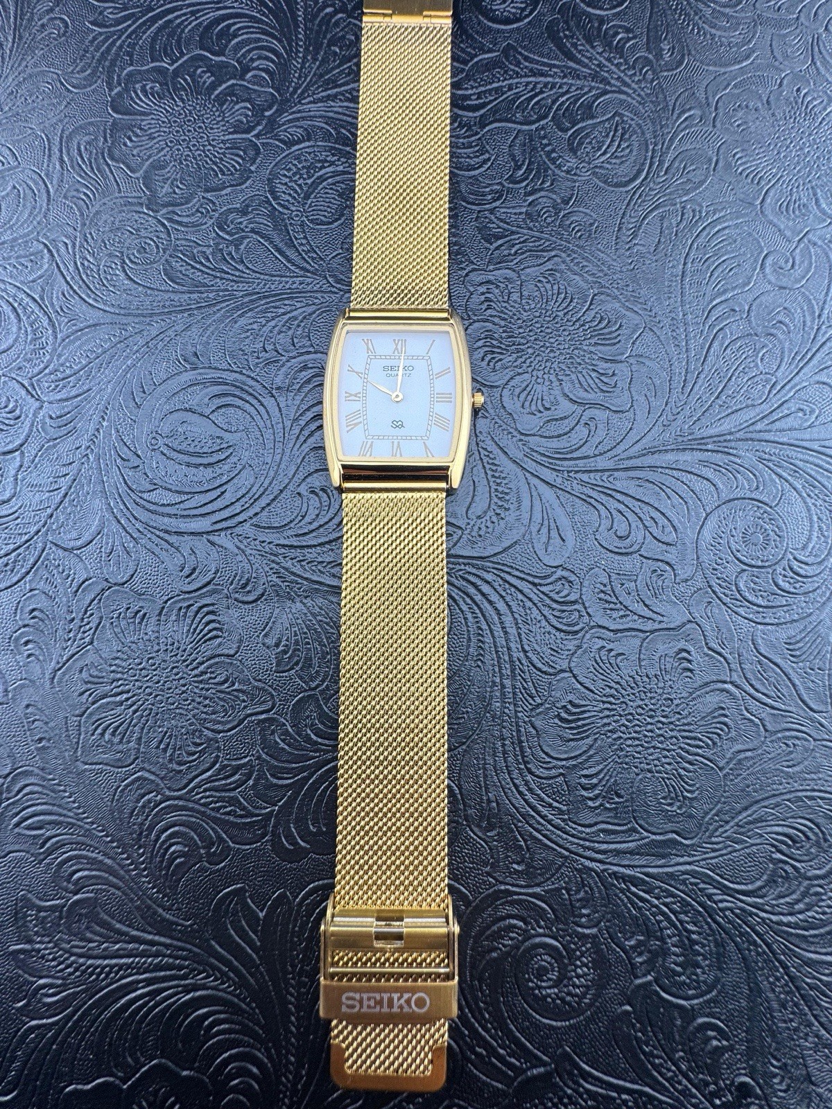 WHITE DIAL Vintage Seiko Slim Quartz Men’s Wrist Watch