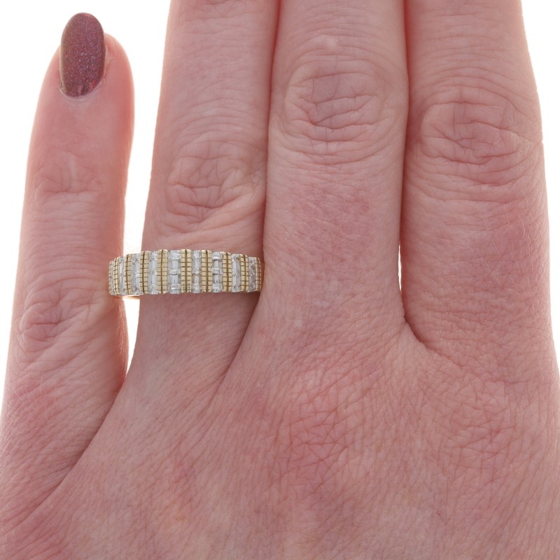 Yellow Gold Diamond Stripe Band – 10k Single & Baguette .10ctw Tapered Ring