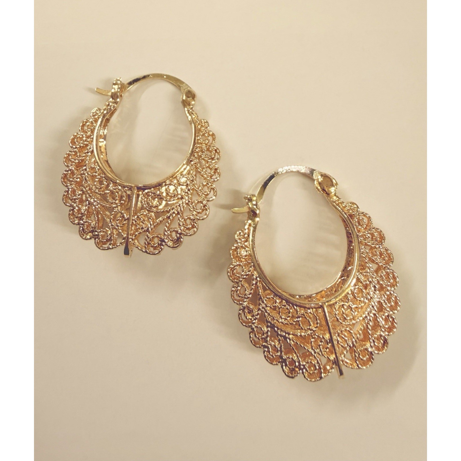 Gold Filled Medium Oro Laminado Elegant Floral Basket Hoop Click Top Earrings