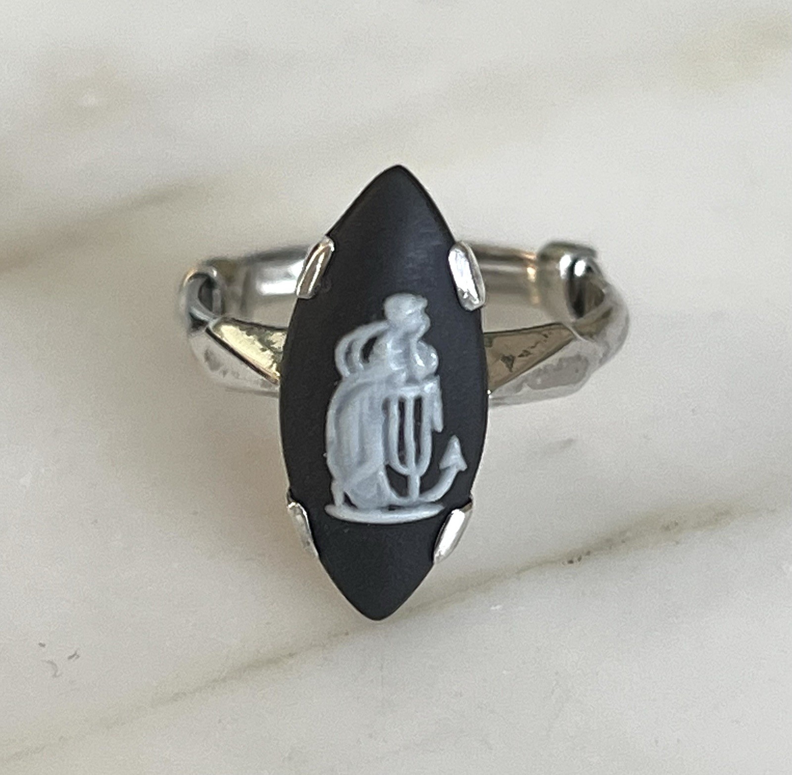 Vintage Sterling Silver Wedgwood Cameo Ring | Black Jasperware | Ring Guard
