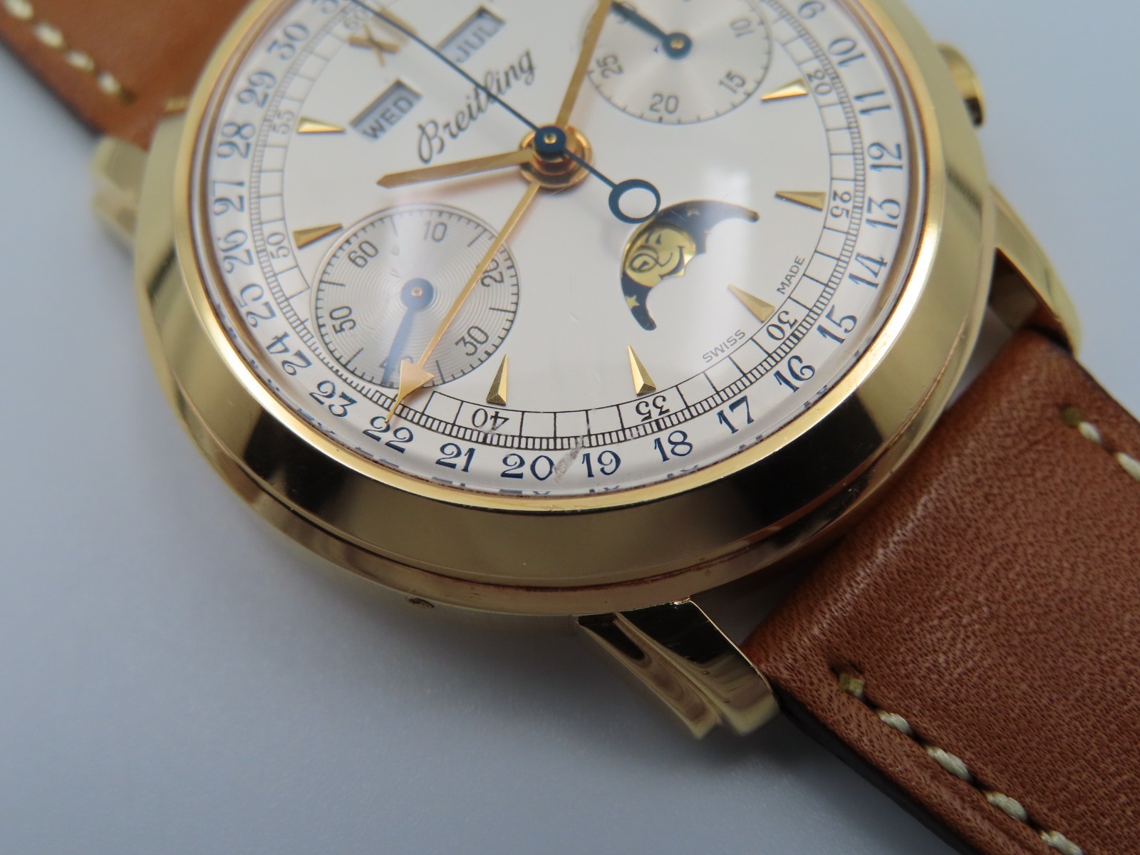 1980’s Breitling Montbrillant Calendar Moonphase 1940 18k Rose Gold Wristwatch