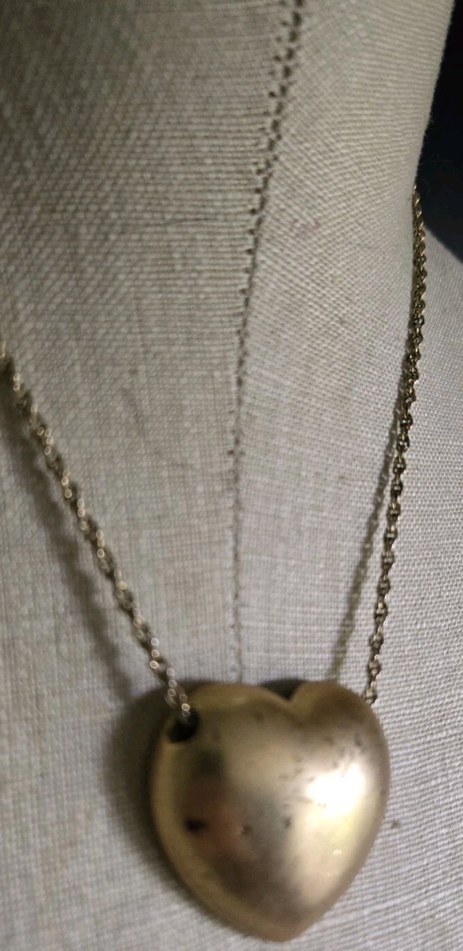 Costume Jewelry Chunky Heart Necklace Gold Tone 16″ Chain. Heart 1.25″ X 1.25″
