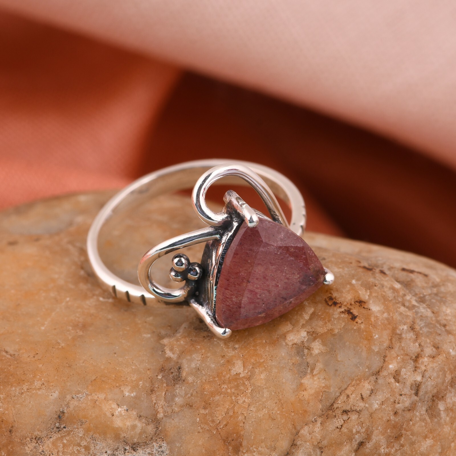 Strawberry Quartz Gemstone Engagement Traingle Ring 925 Sterling Silver Color