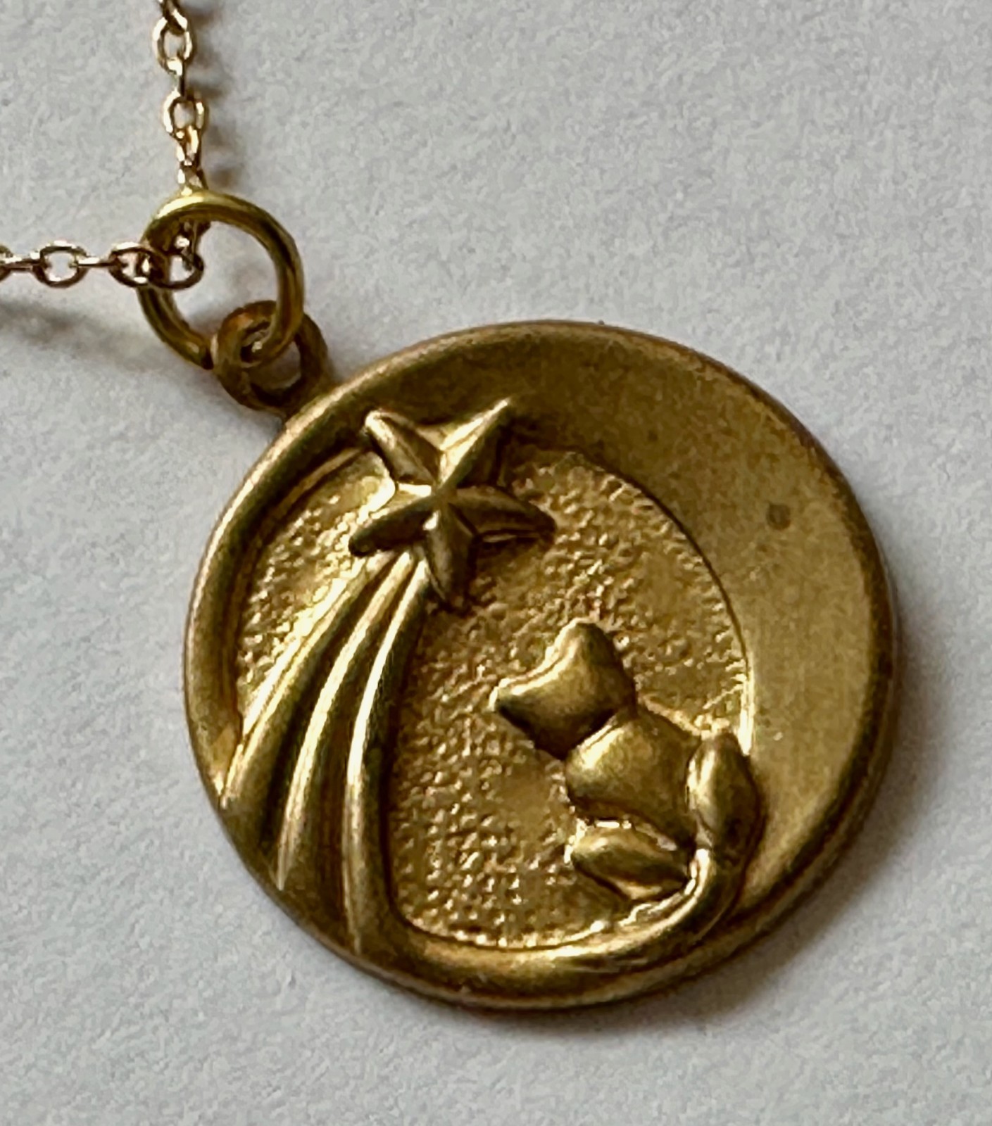 Cat sit on moon looking at shooting star pendant brass 3/4 of 1″ necklace 18″ GP