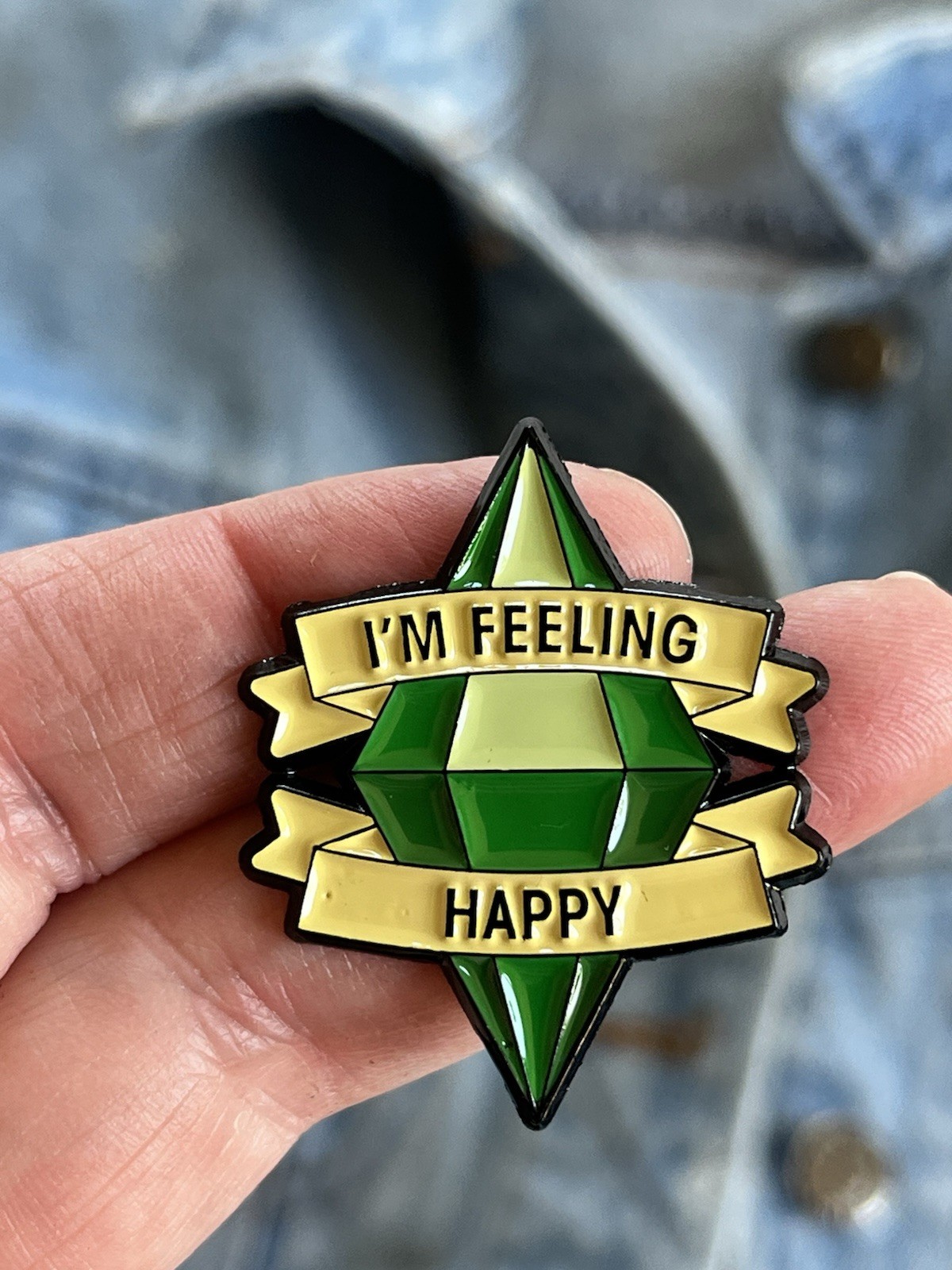 The Sims – PlumbBomb Icon “I’m Feeling Happy” Simlish Video Games Enamel Pin
