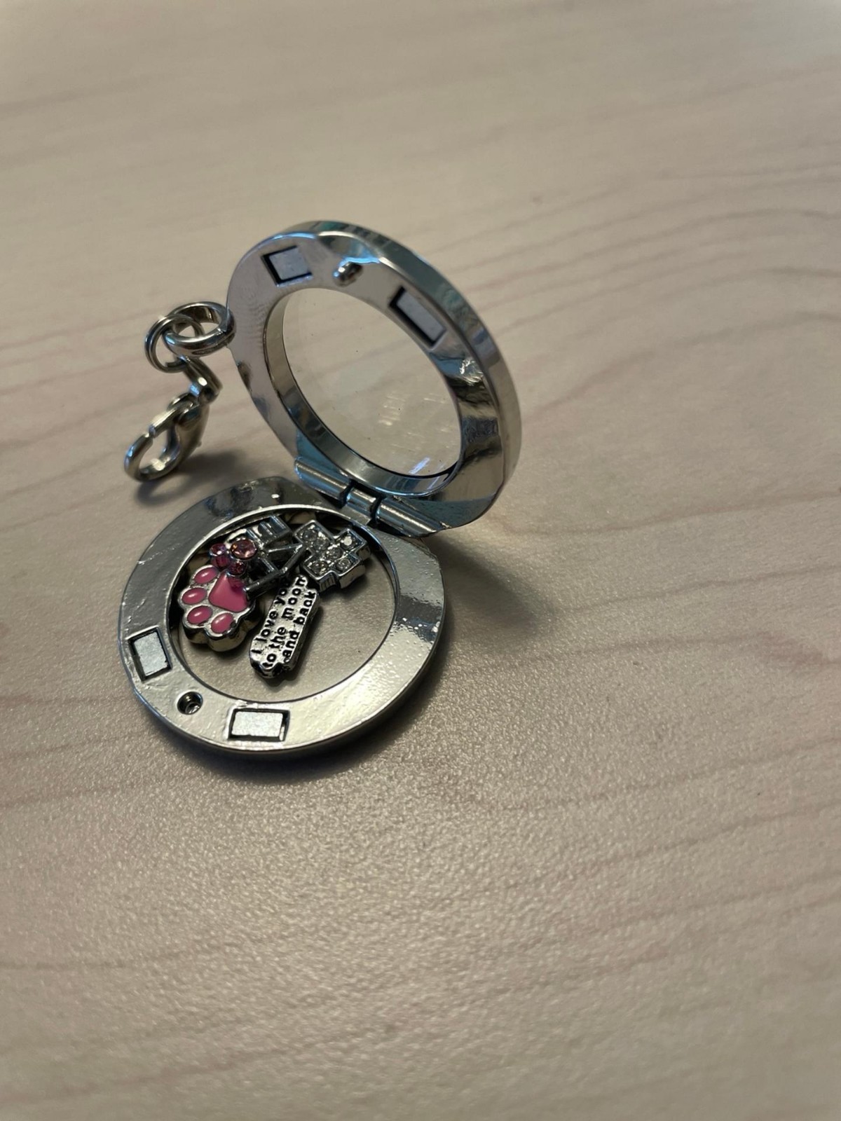 Charm holder Pendant. & 5 charms