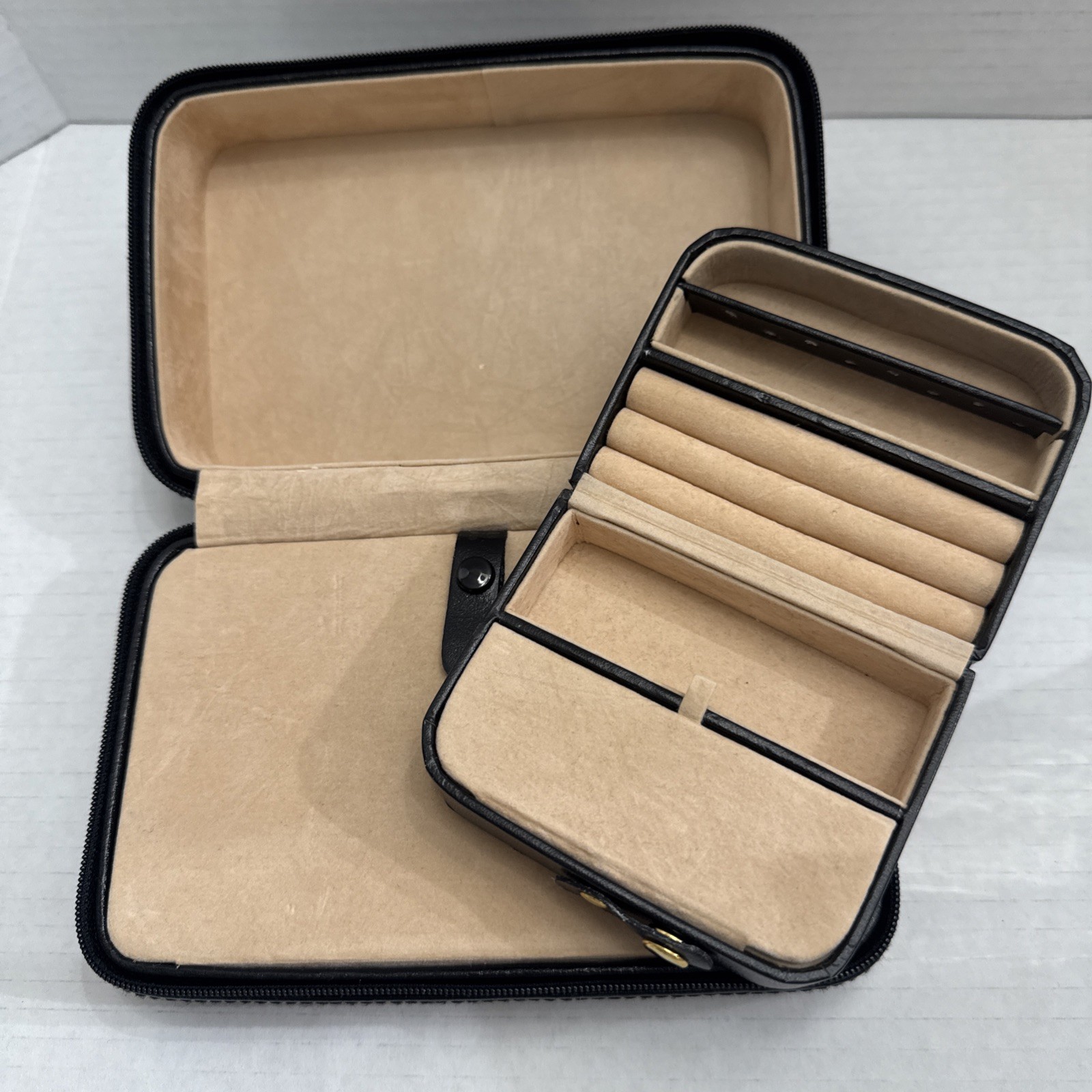 New WOLF Designs Black Genuine Leather Travel Jewelry Organizer Case Portfolio