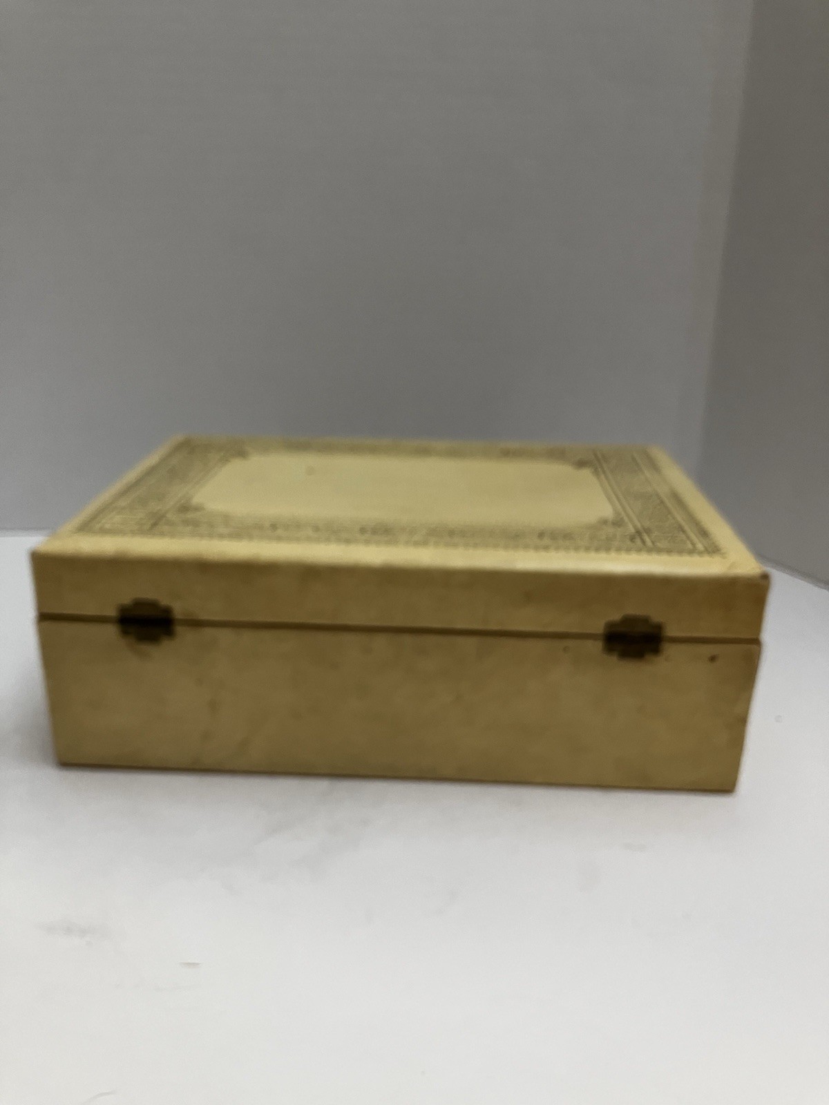 Vintage Jewelry Box Cream & Gold Pink Velvet Interior Flip Lock No Key