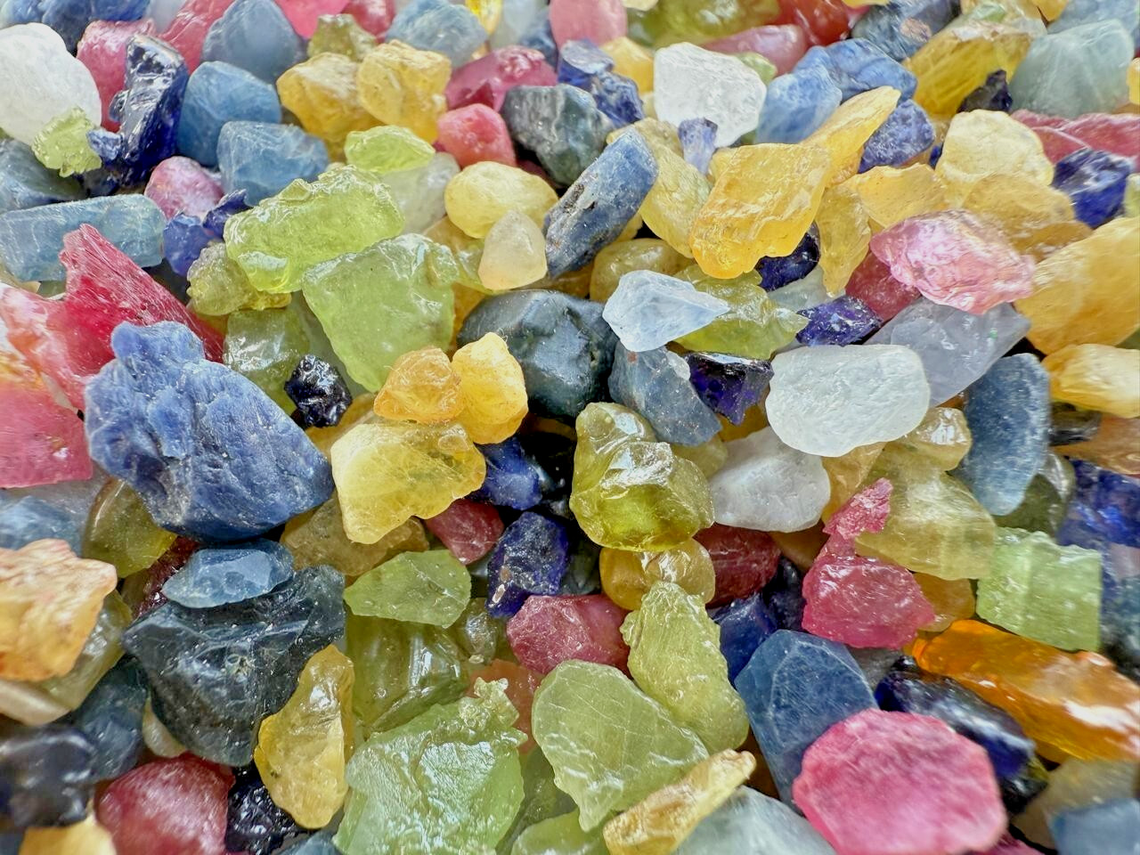 Extreme Quality Multi Sapphire Rough, Heated Treated Rough 3 To 5 MM – 200 Ct