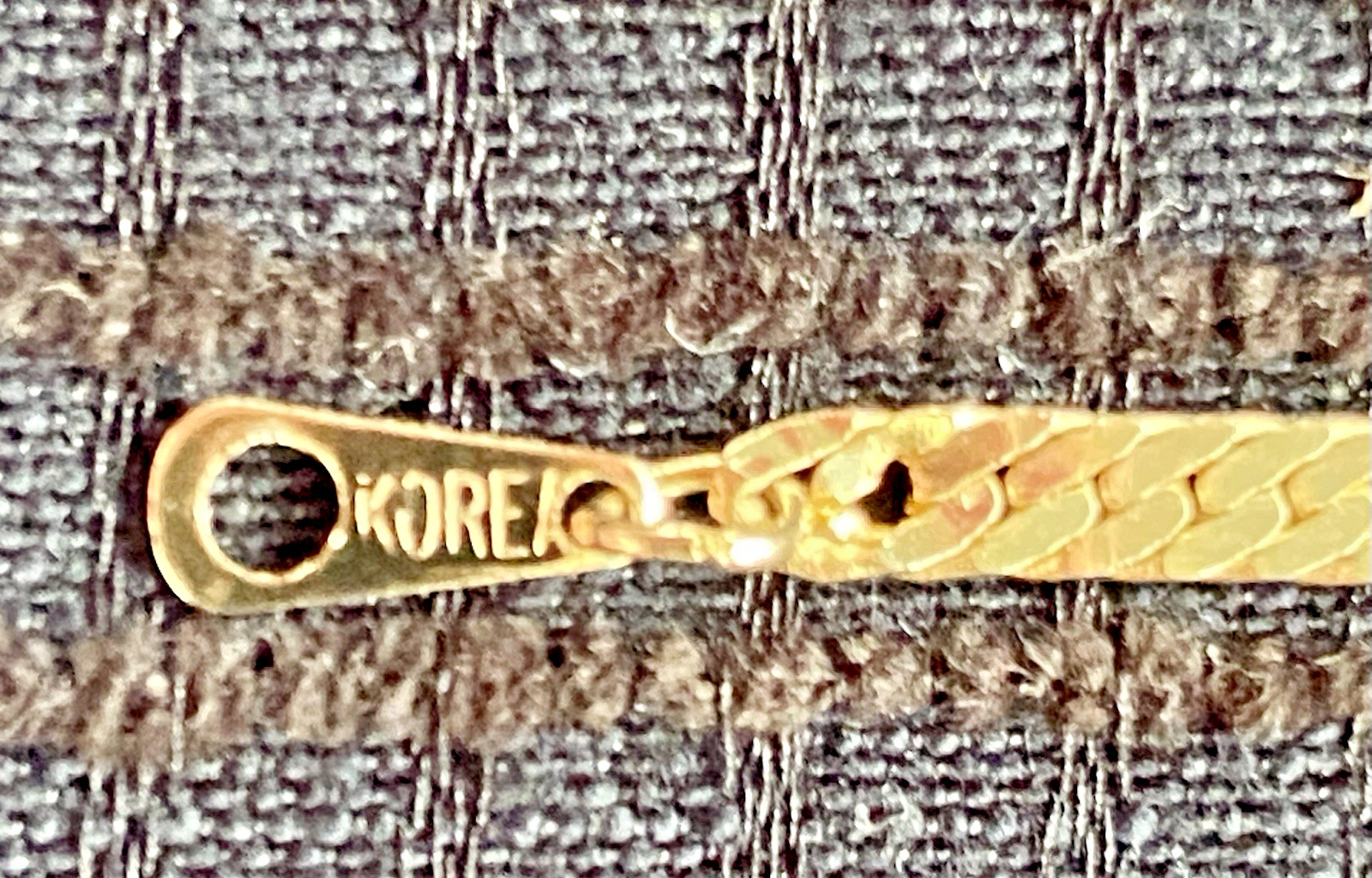 Vintage Korea Gold Tone Herringbone Chain Bracelet Flat Snake Link 7.25″ Retro