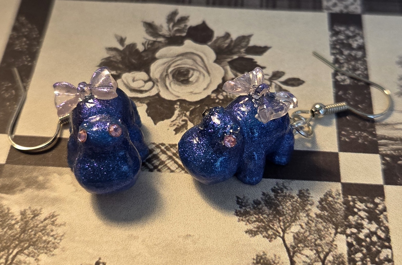 Handmade Blue Resin Animal Dangle/Drop Hook Earrings for Lobe, Earrings