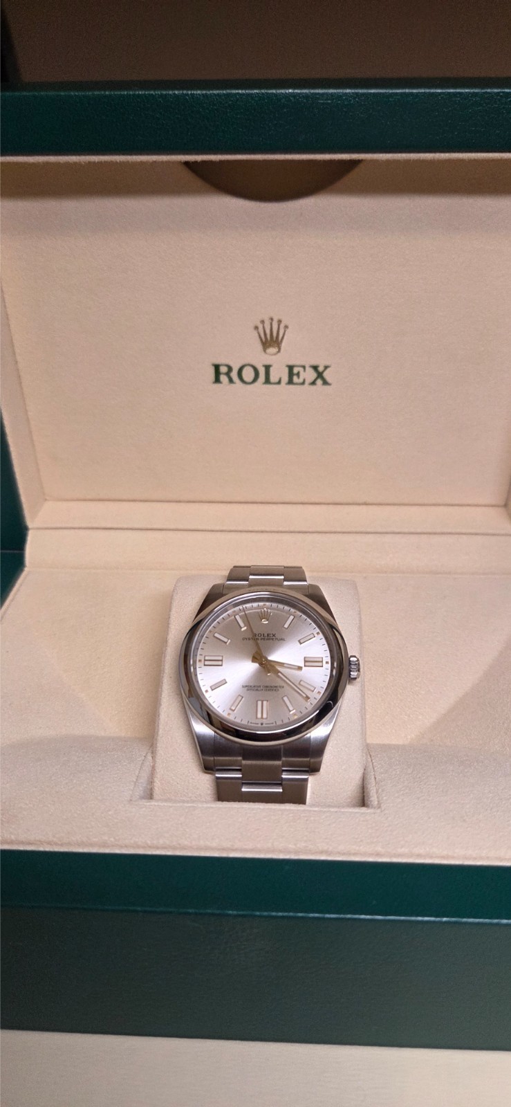 Rolex Oyster Perpetual 124300 Silver Oyster Bracelet with Silver Bezel 2023