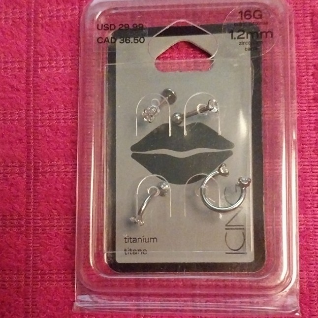 Icing Titanium Lip Piercing Jewelry 16g 1.2mm Clear Zircon