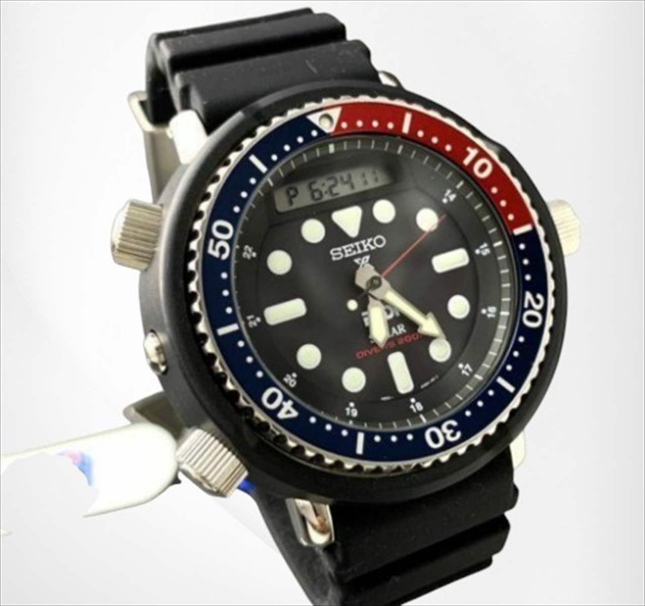 SEIKO Prospex PADI Solar Diver Men’s Watch Wrist size: 6.1~9.0 in.