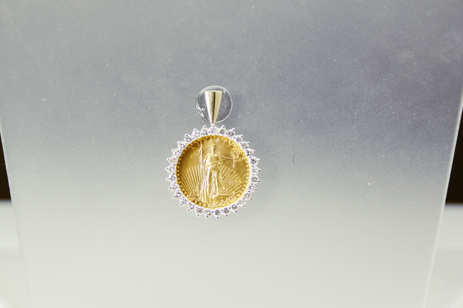 14k yellow Gold Bezel 1.16 ctttw Diamonds 1997 1/ 4 0z Gold Eagle 6.7g (PEN9931)