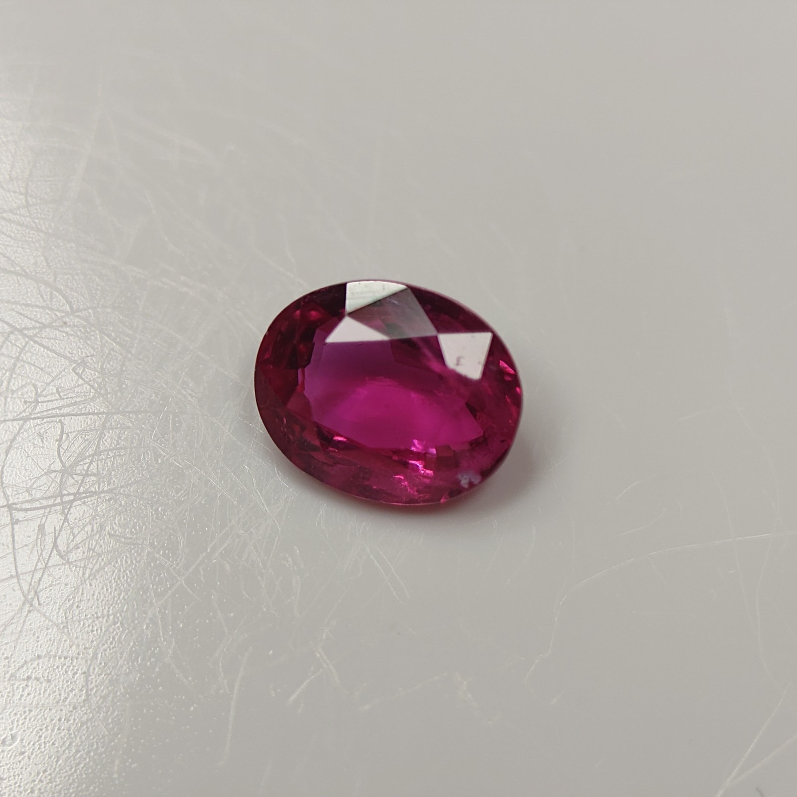 Natural Ruby 0.49 ct, approx. 5.1 mm x 4.0 mm x 2.2 mm, Jewelry Remover r0005
