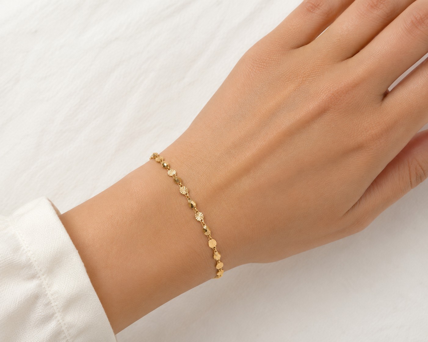 10K Solid Gold Diamond Cut Station Bracelet 7.5″ – Pulsera Oro Solido 10K