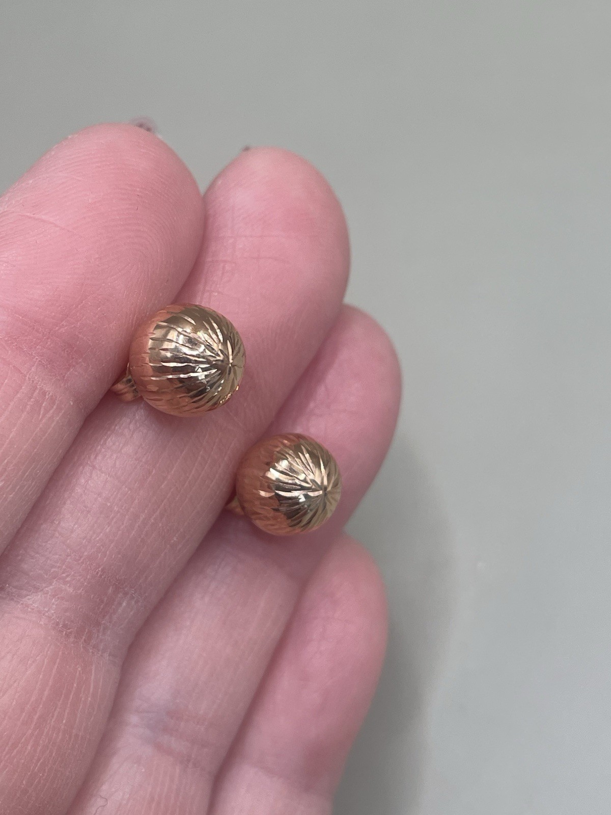 14K Rose Gold Diamond Cut Signed RCI Bolivia 10mm Round Stud Earrings 0.46g Each