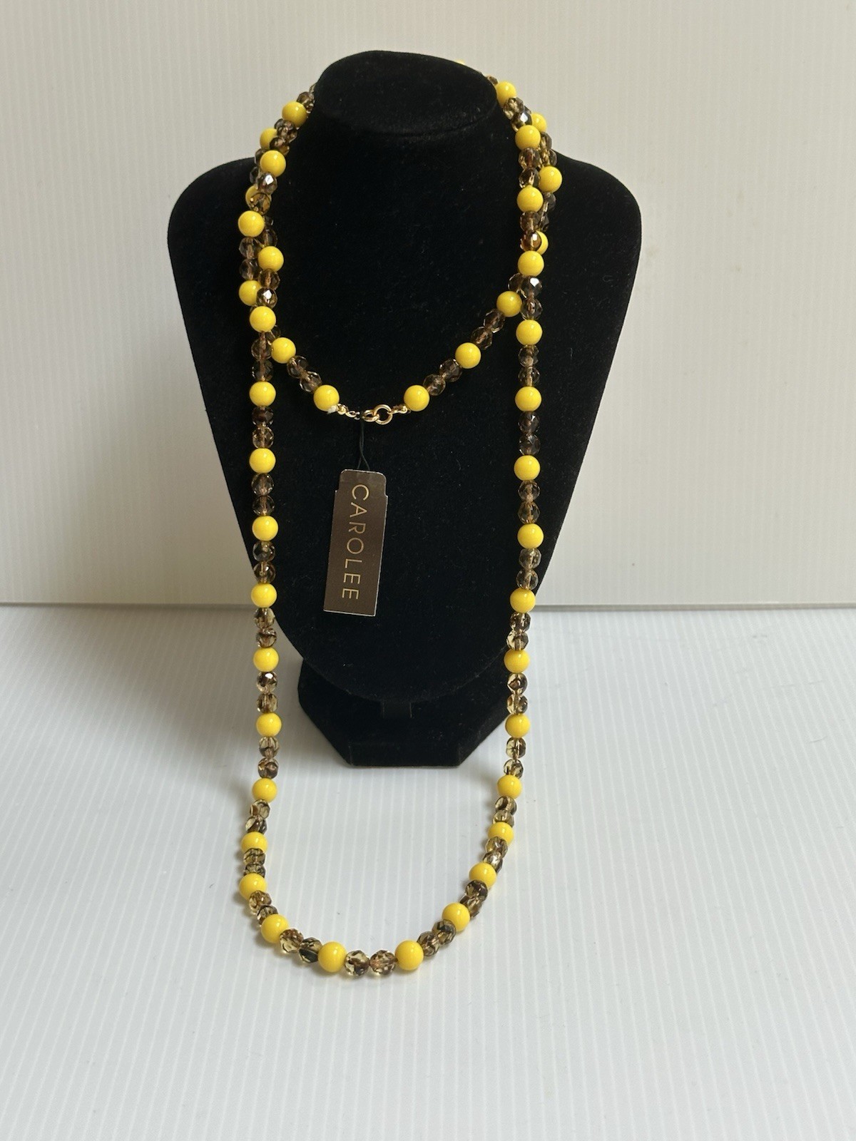 VINTAGE 1970s CAROLEE YELLOW BROWN ACRYLIC FACETED GLASS BEADS 40”LONG NECKLACE