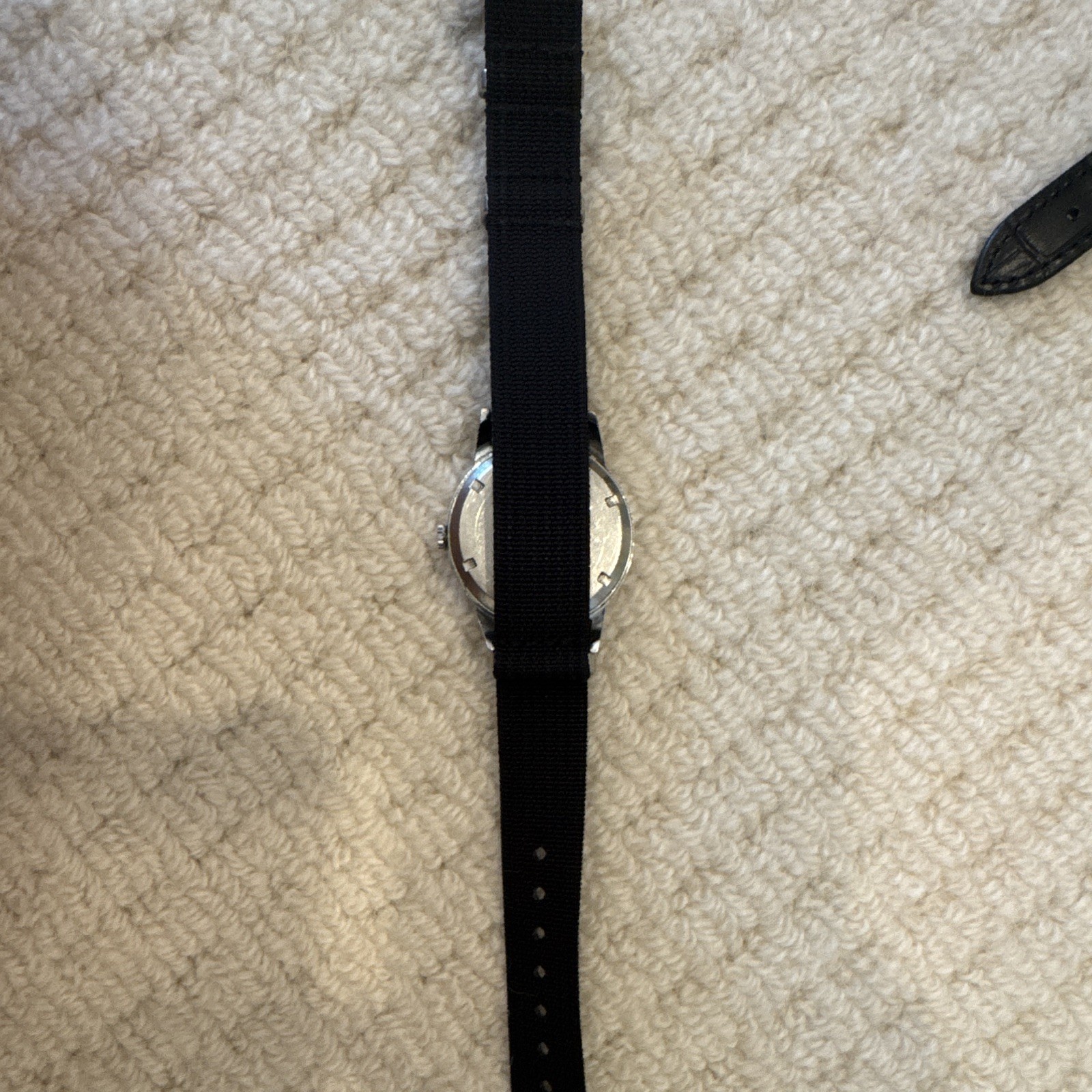 Roamer Sport Swiss Made Manual Wind Watch 17J Silver Dial 33mm Black Nylon RUNS