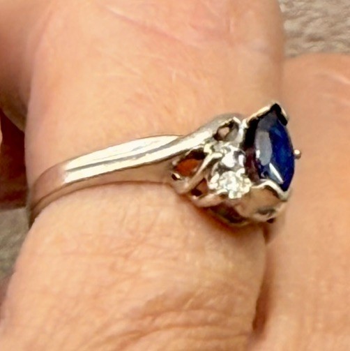 Marquise Sapphire Women’s Ring 14K White Gold