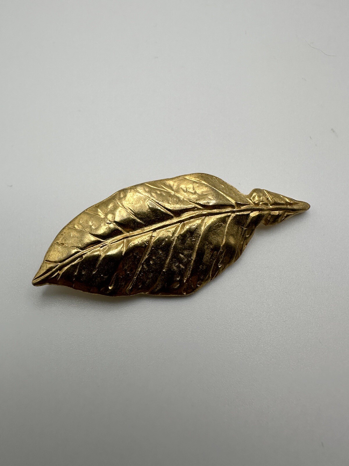 Vintage 6.6cm Gold Tone Leaf Brooch Signed M BB7