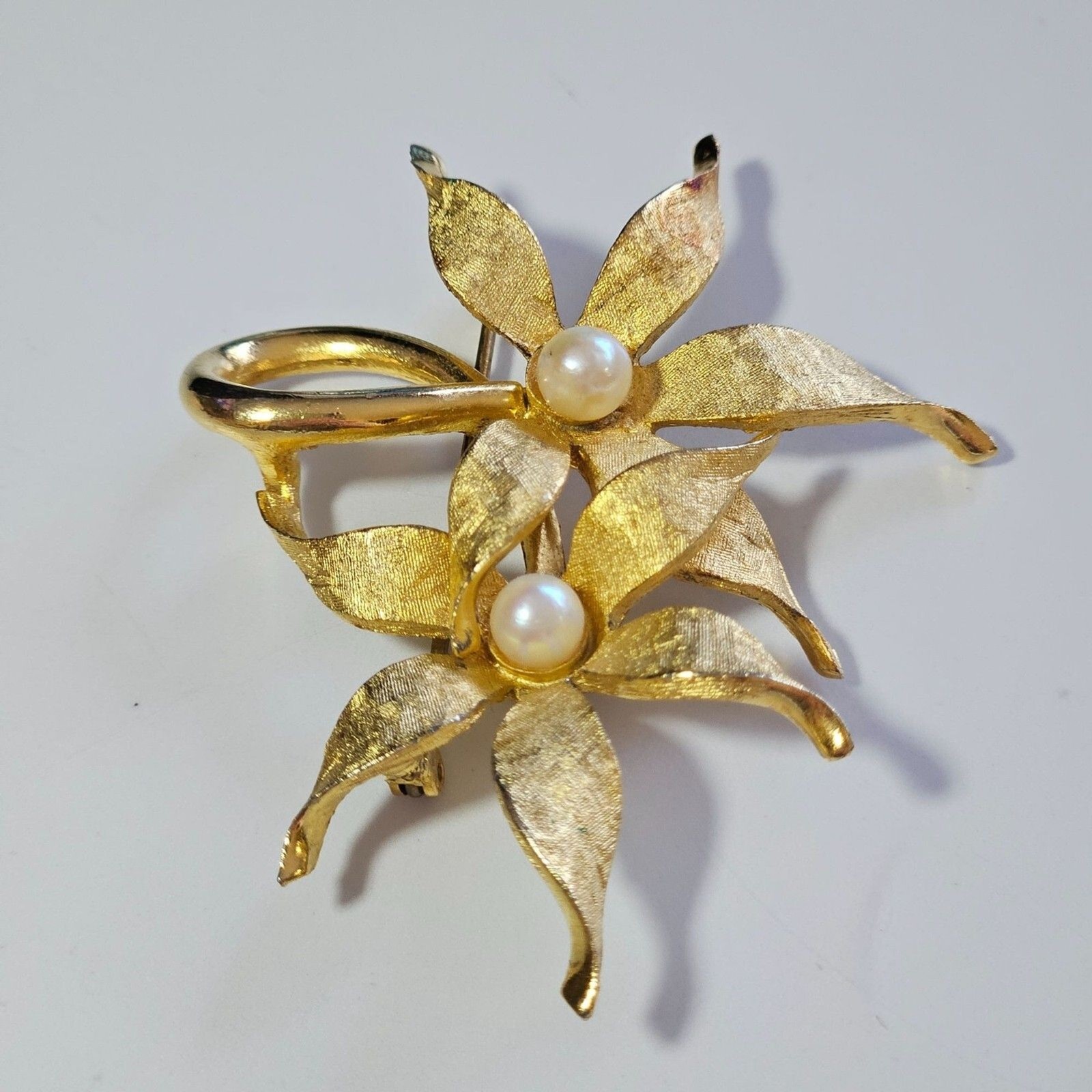 HTI Vintage Gold Tone Faux Pearl Two Flowers Brooch