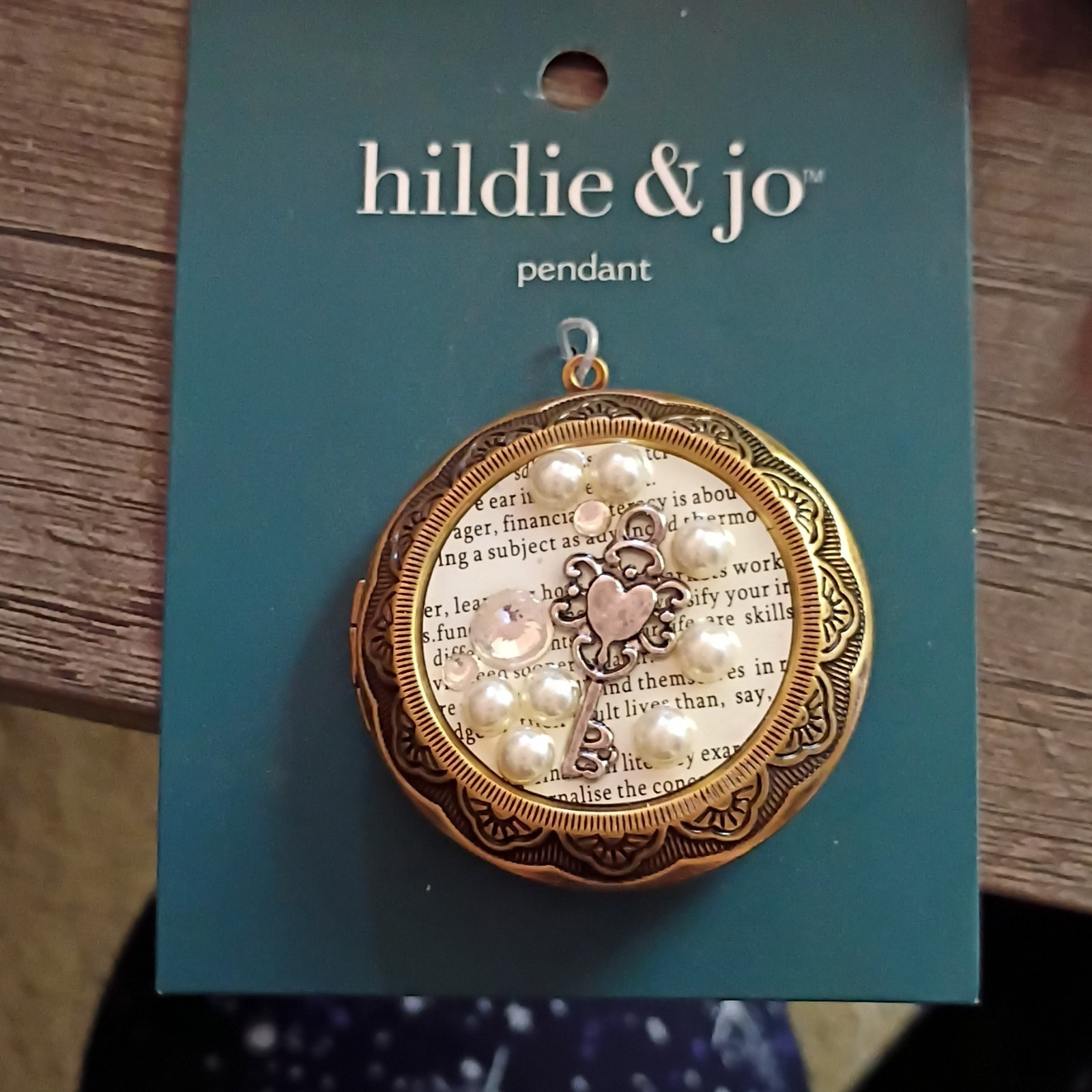 hildie & jo Gold Tone Round Photo Locket Pendant Pearl Key Charm Signed