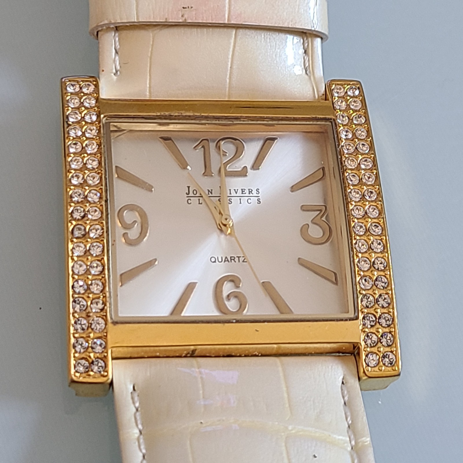 Joan Rivers Classics V377 (Lightning bolt symbol) Stainless Steel WATCH WORKS