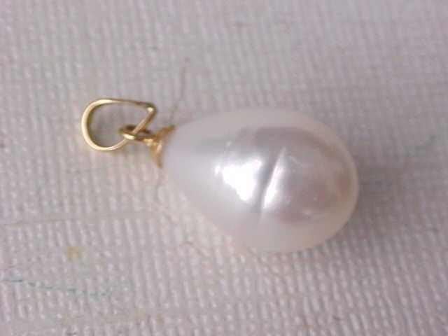 11.5MM X 17MM GENUINE WHITE PEARL PENDANT SOLID 18K YELLOW GOLD