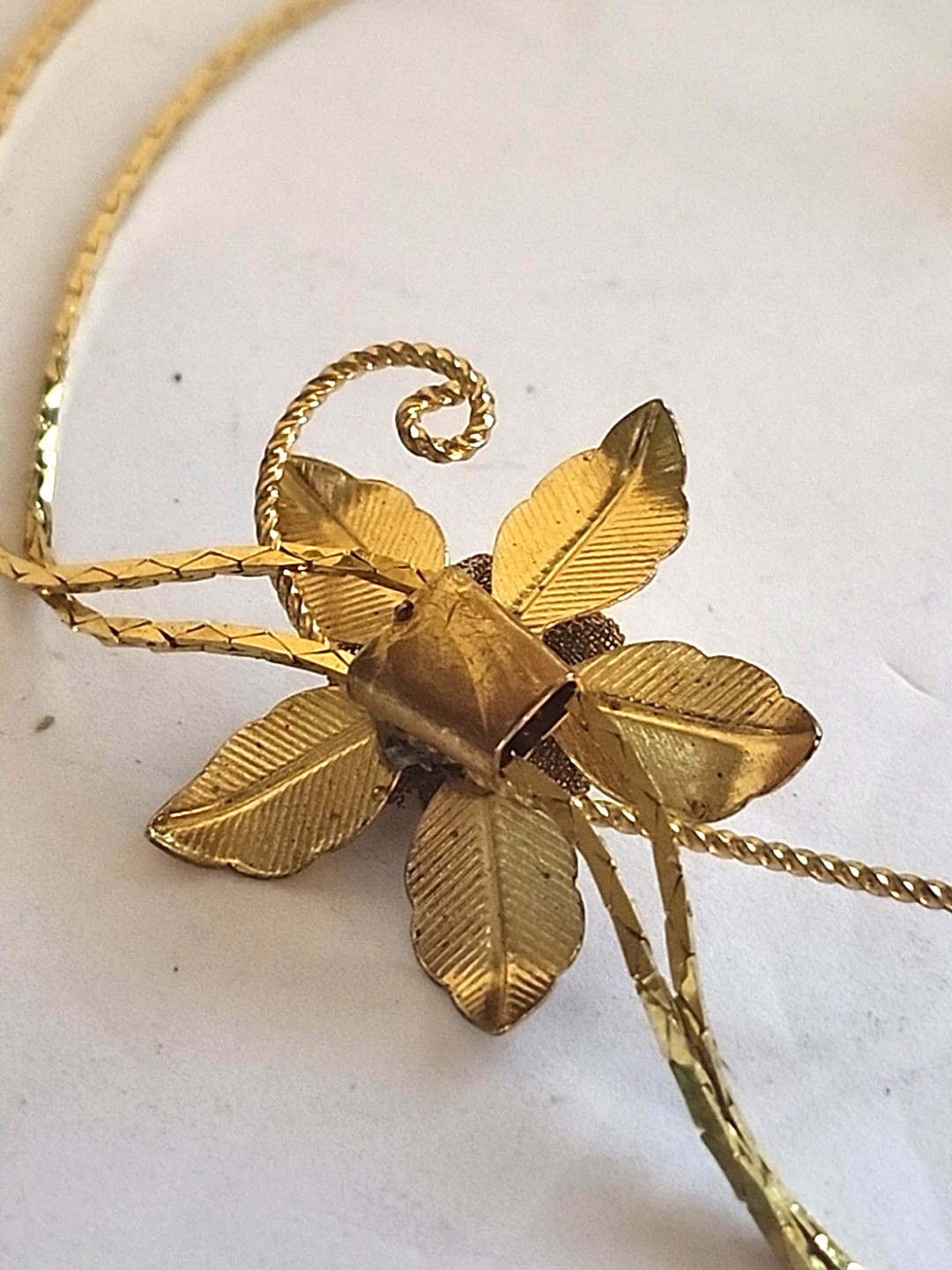 Gold Tone Slide Necklace Flower set with Earrings