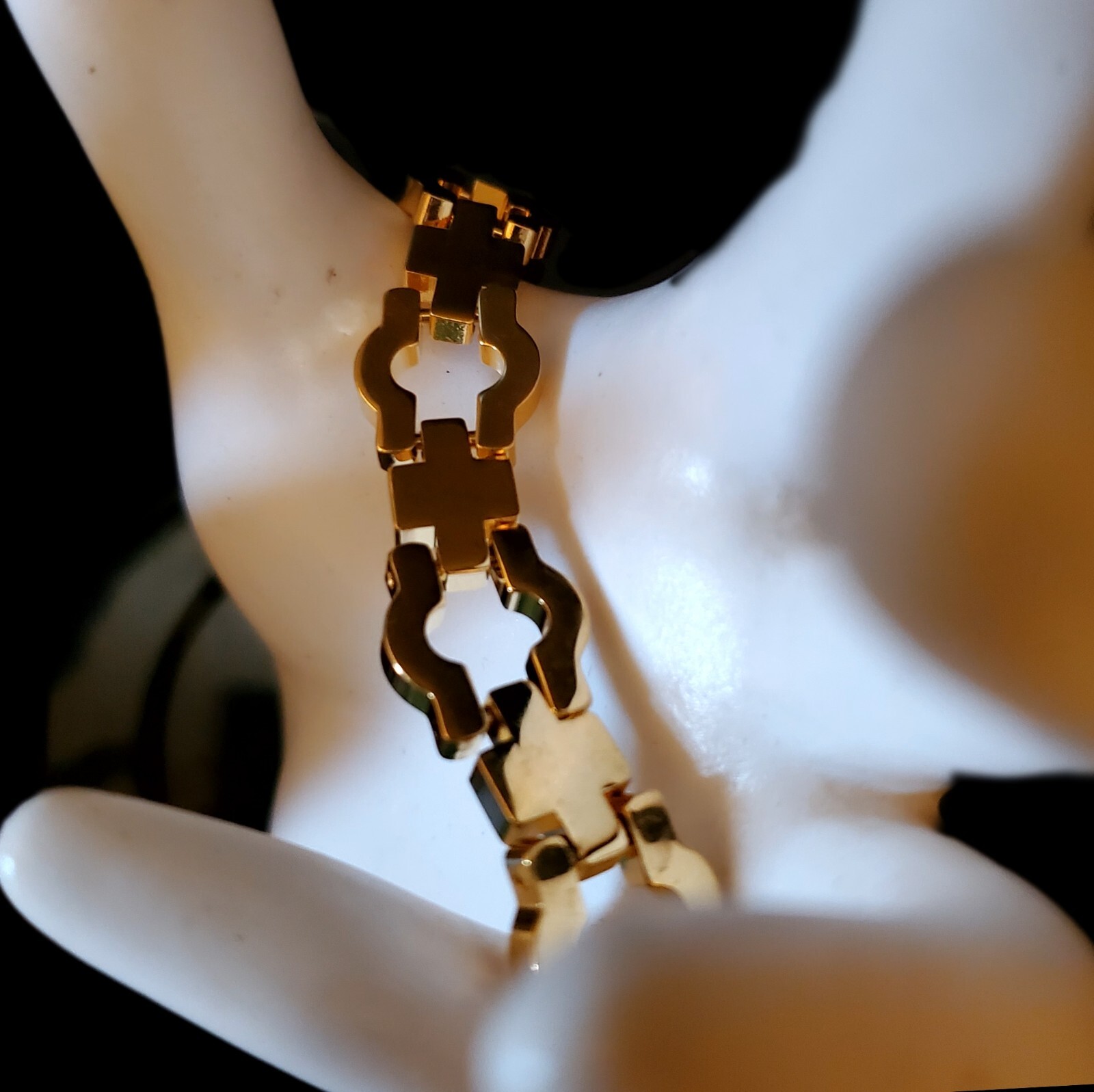 7.5″ PVD Gold Tone Cross Hidden Bar Link Bracelet with Fold over Link Clasp