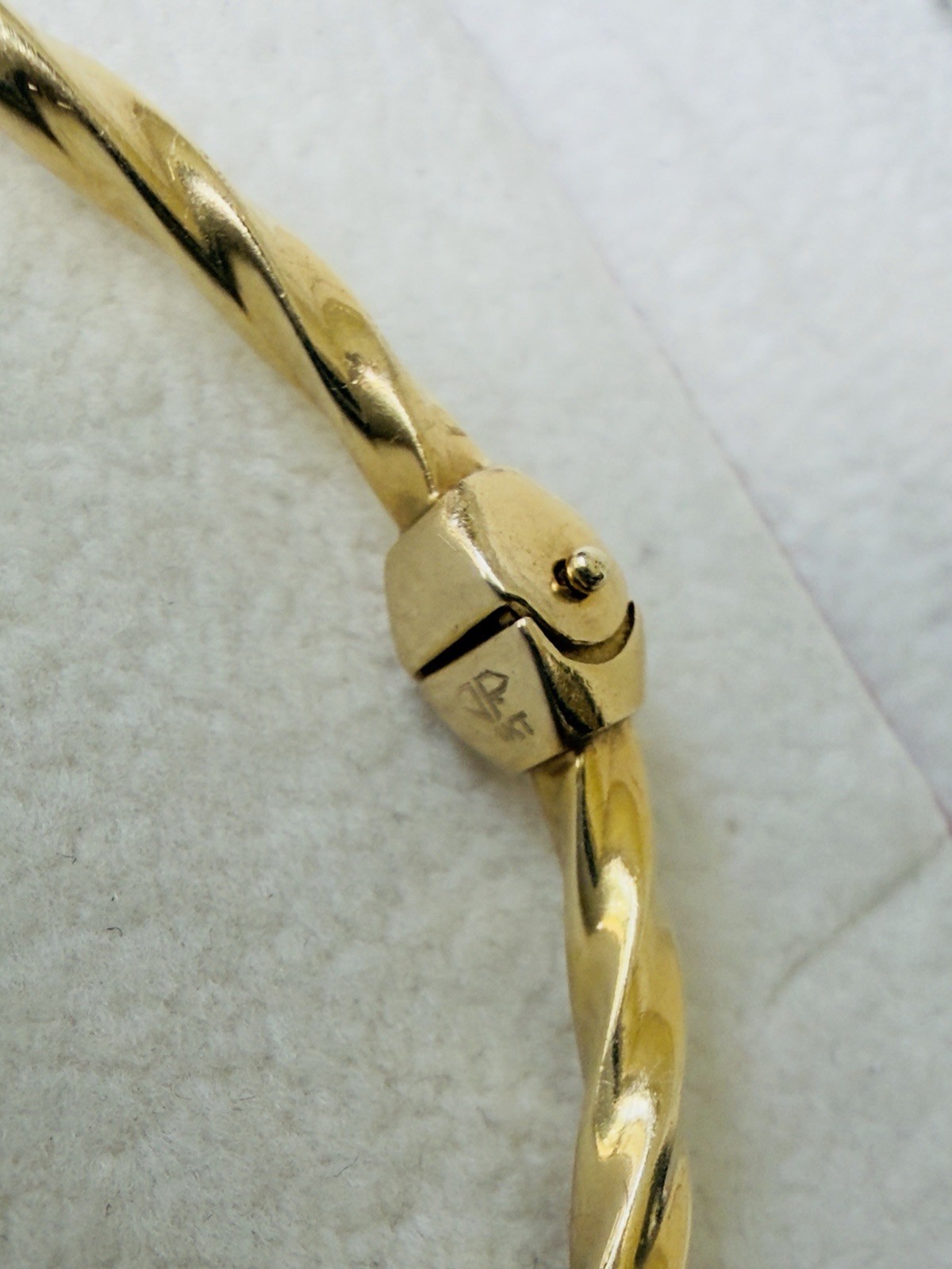Vintage 14k Yellow Gold Twisted Rope Hollow Bangle Bracelet 6.3 Inches. 4.1gr