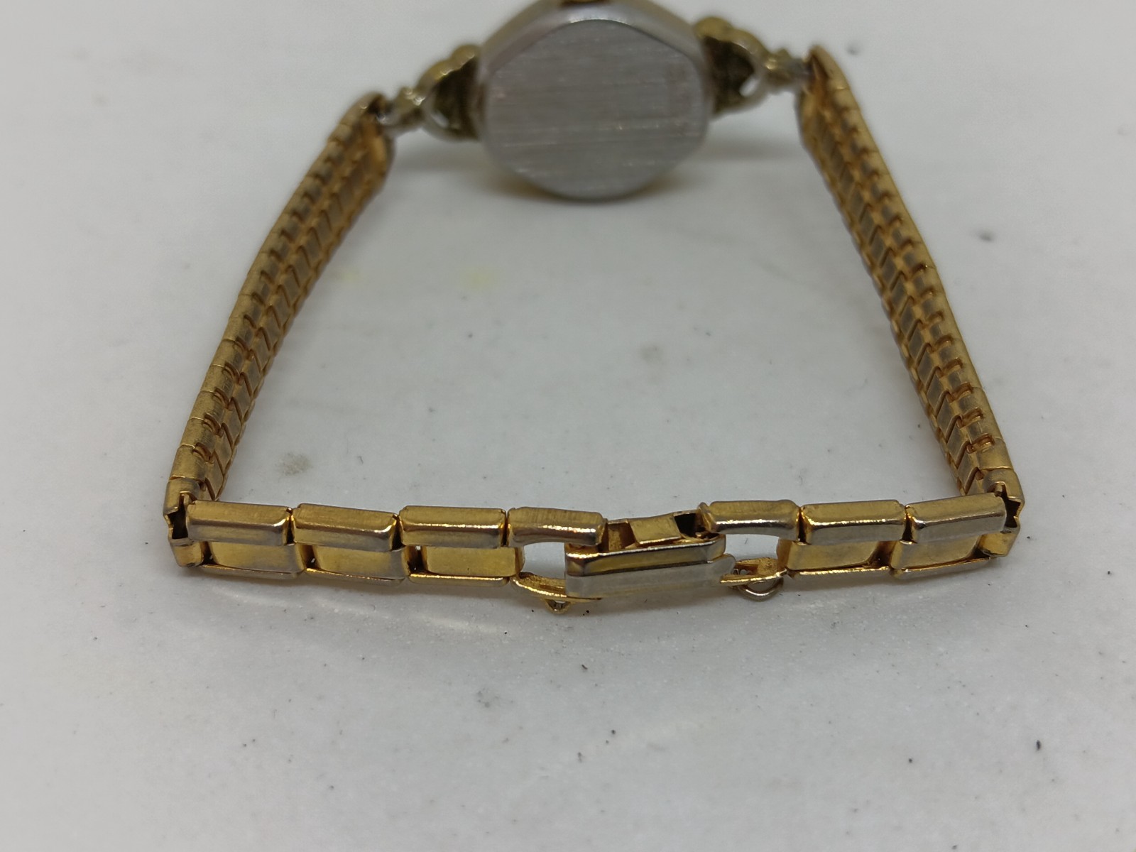 VINTAGE 1965 Bolivia Women’s 17 mm Manual Wind Gold Tone Watch