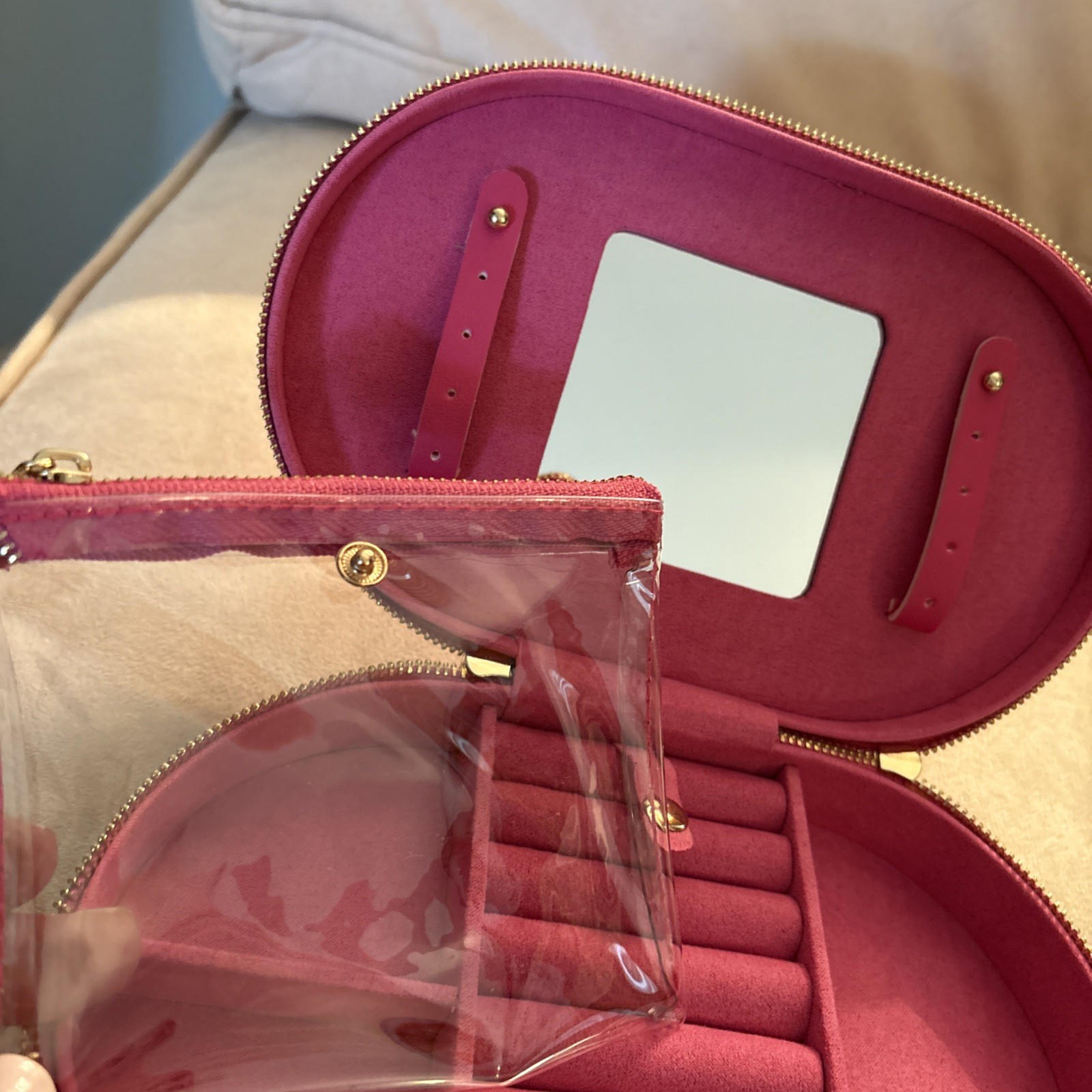 A New Day Round Zip Jewelry Organizer Pink Travel Case NWT Compact
