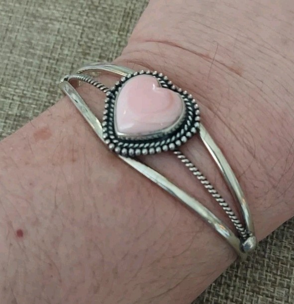 New Sterling Silver & Natural Pink Conch Heart Cuff Bracelet
