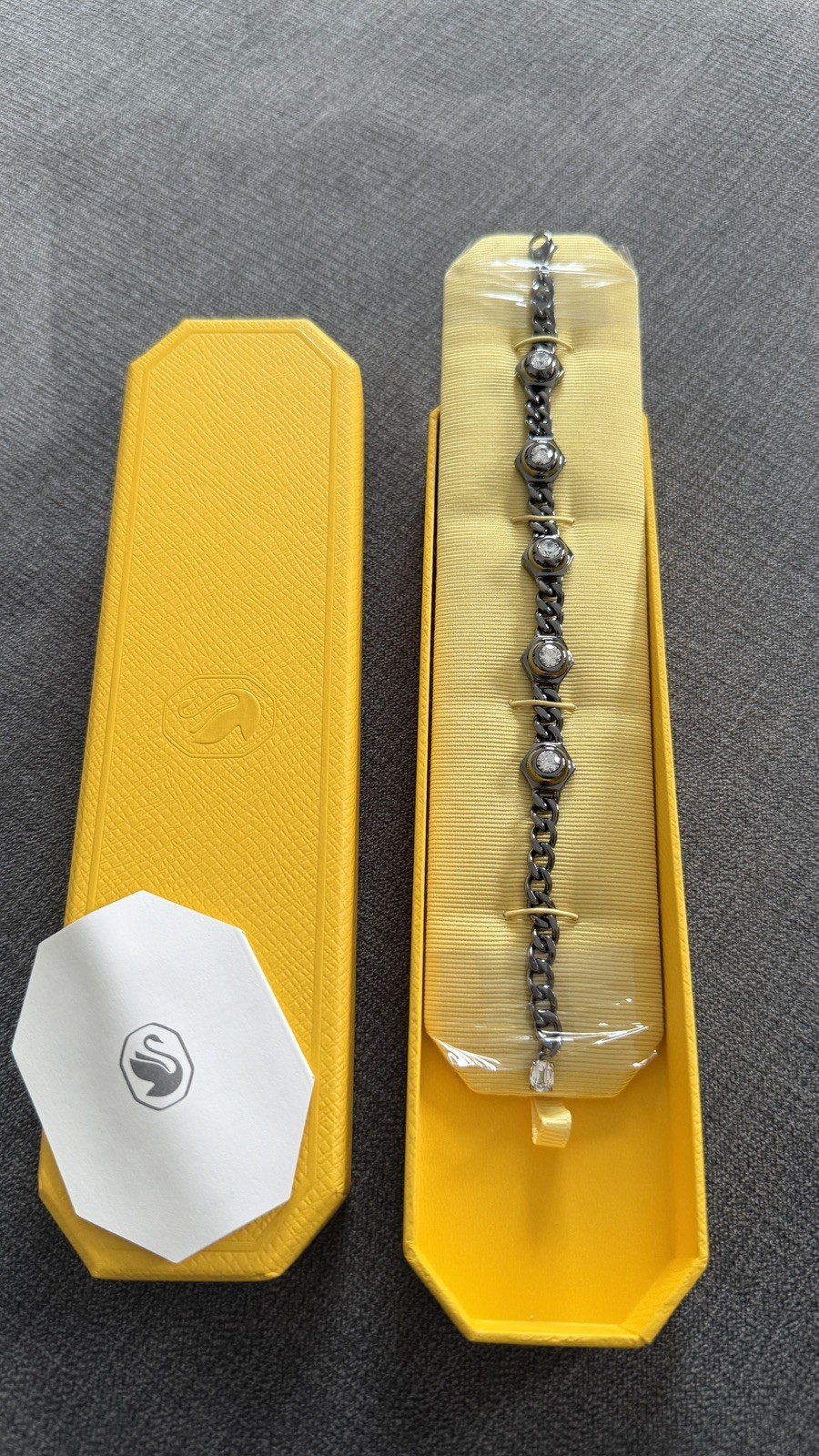 Swarovski Numina bracelet Round cut White Ruthenium plated Medium 5692605 20 cm