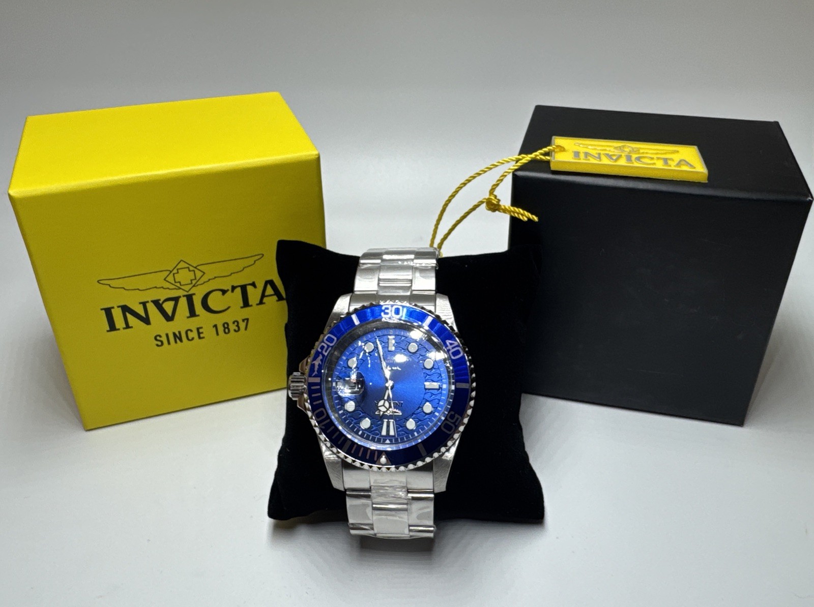 Invicta Pro Diver Men’s Watch – 42mm, Steel (50827) New In Box Blue