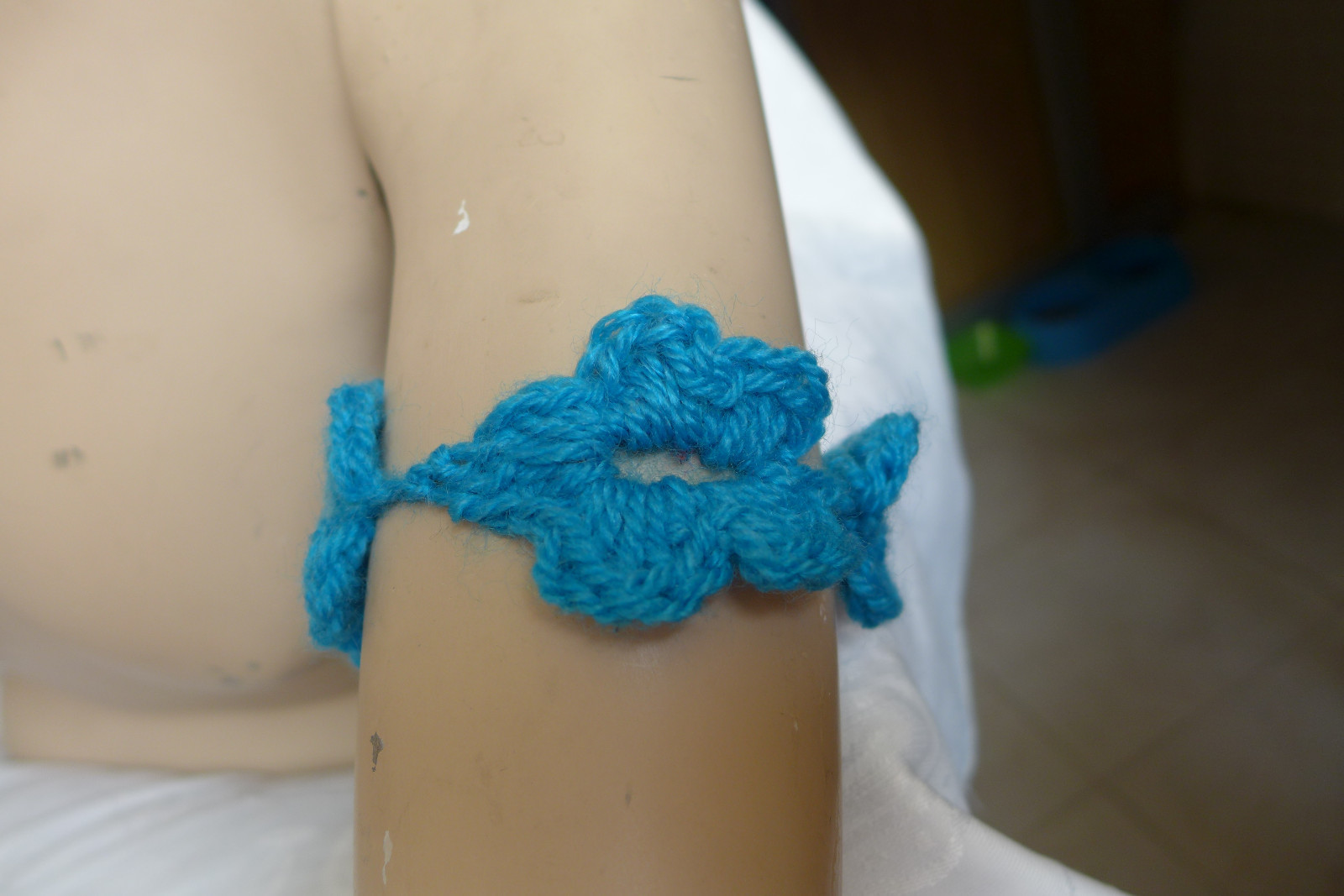 Bracele Handmade Crocheted Soft Blue Acrylic Wool Flower Shape Pattern Gift