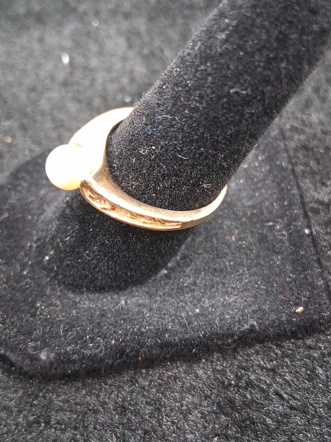 Marked 10k Yellow Gold Single Pearl Ring Size 6 – 2.56g