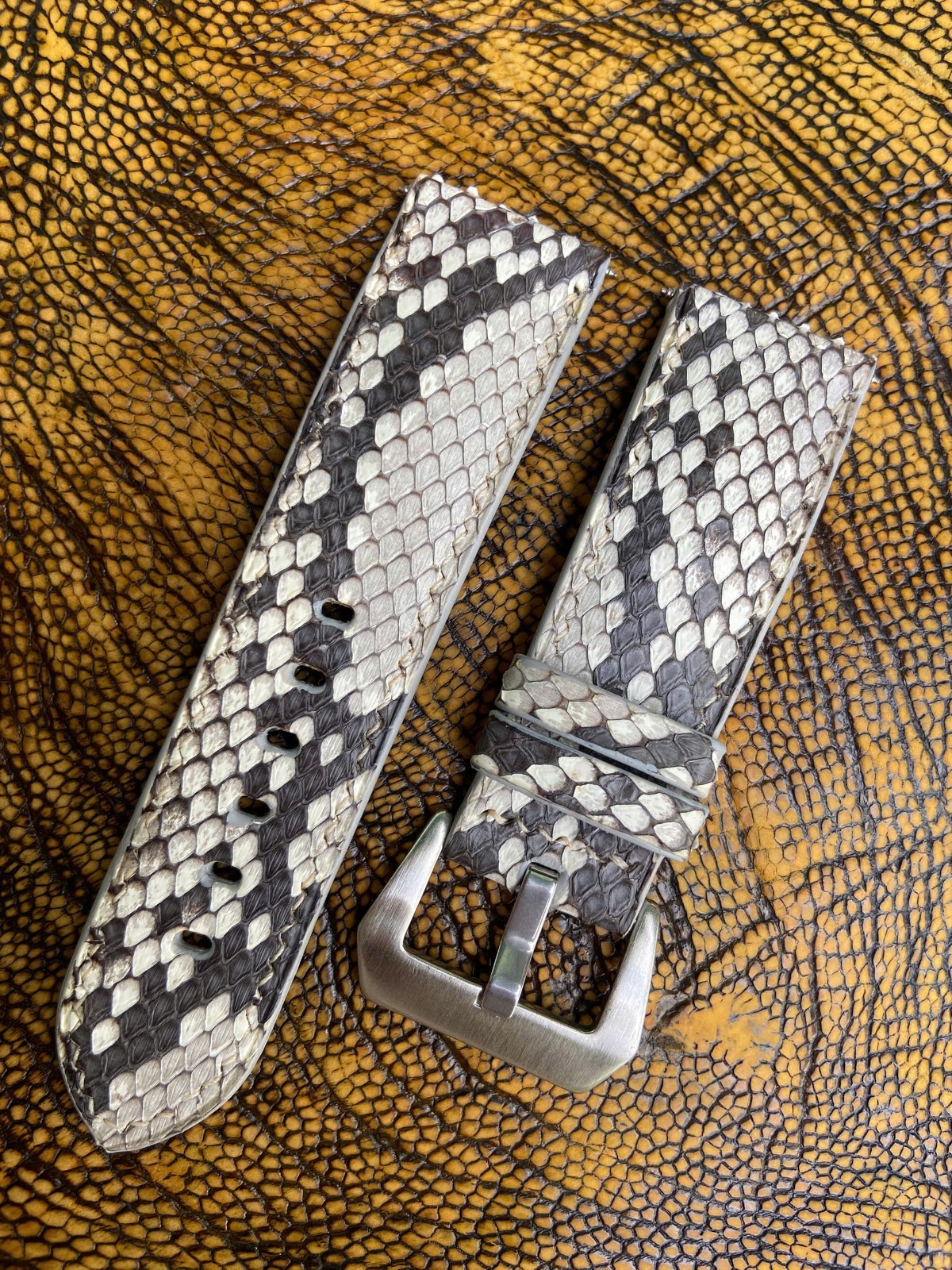 black white Snake Leather Watch Strap Band 14 16 18 19 20 21mm 22mm 23 24mm 26mm
